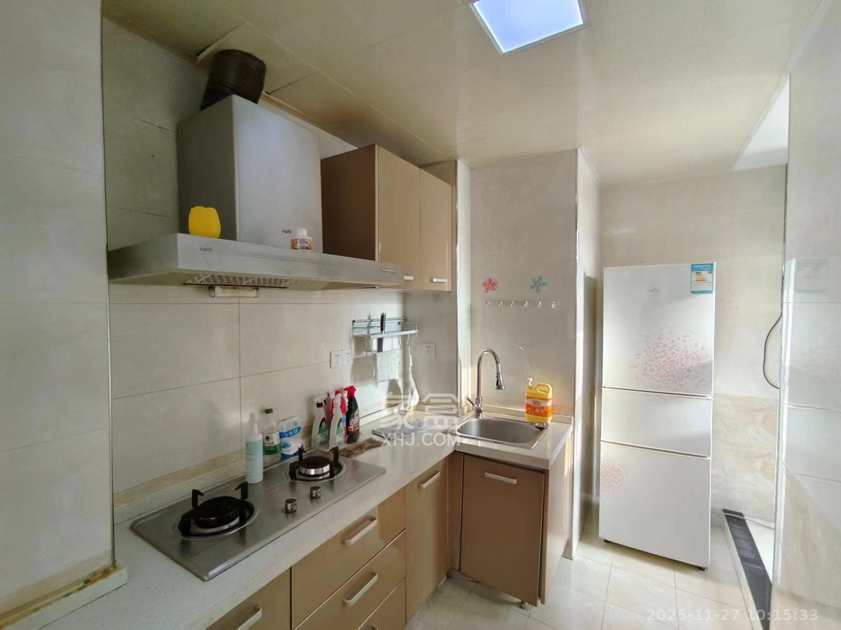 华城广场 2室1厅1卫 2300.0元/月 华城广场 2室1厅1卫 2300.0元/月室内图