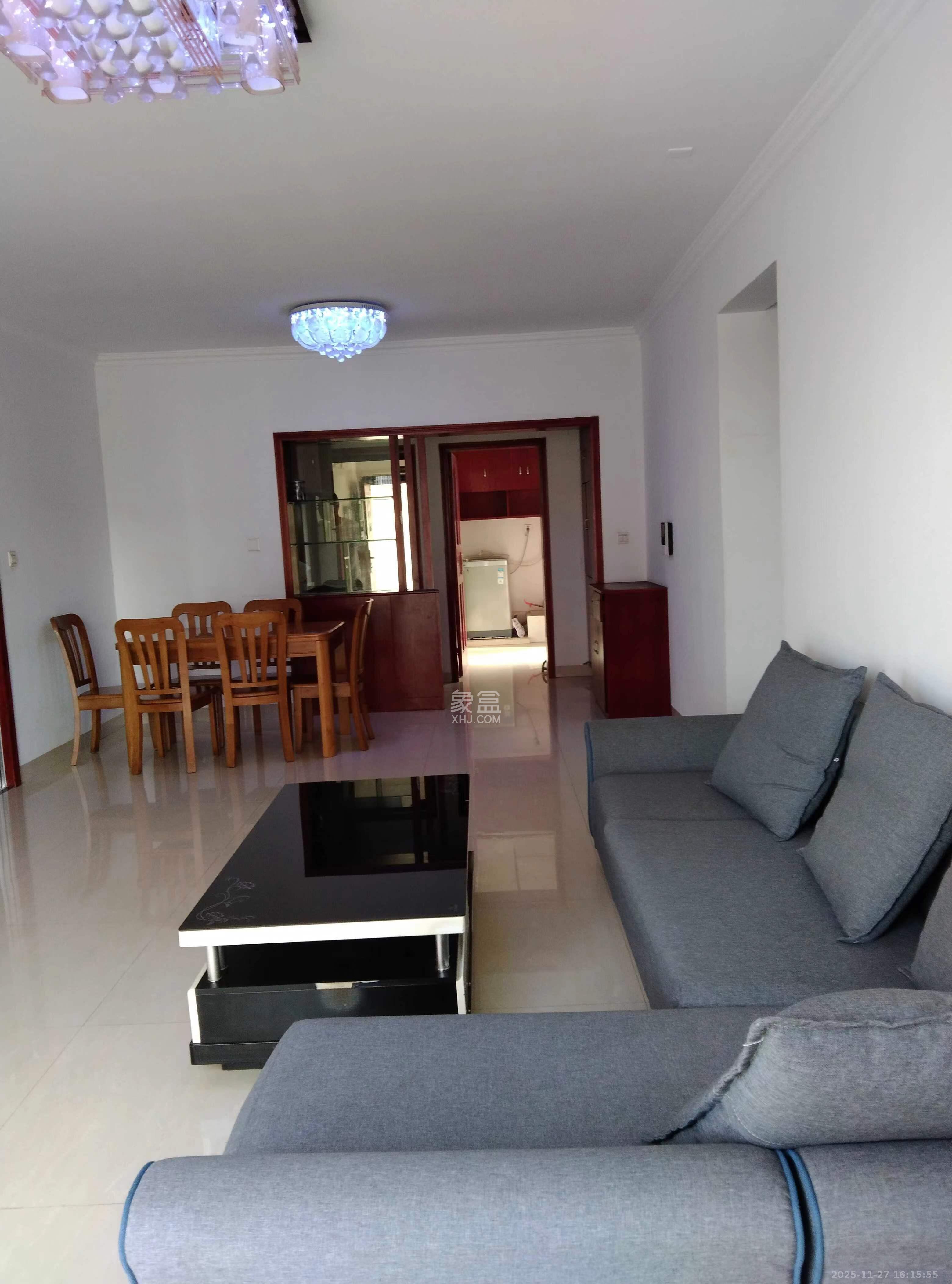 东方芙蓉  3室1厅1卫    3000.0元/月