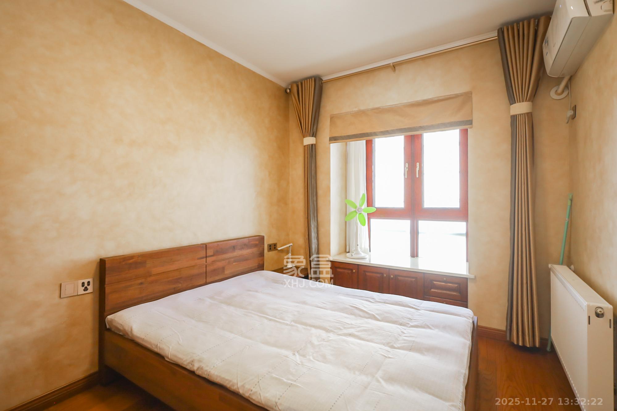 兰亭都荟（璟峰苑）  4室2厅1卫    220.0万卧室