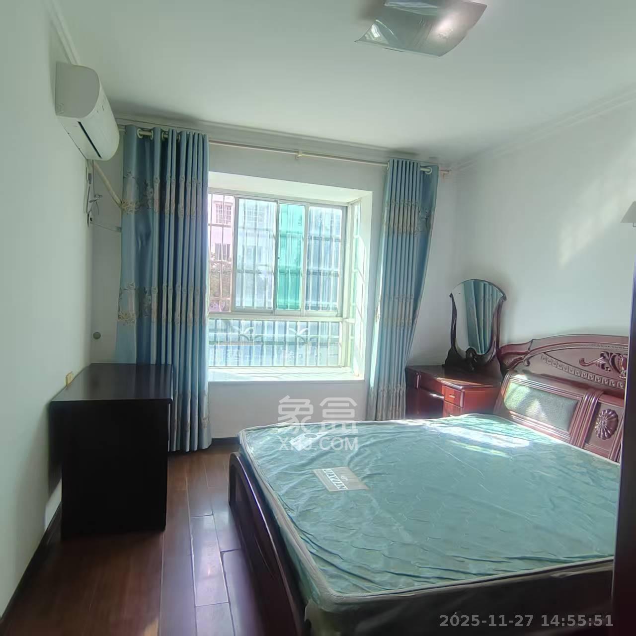 中南汽车世界  2室2厅1卫    1200.0元/月室内图