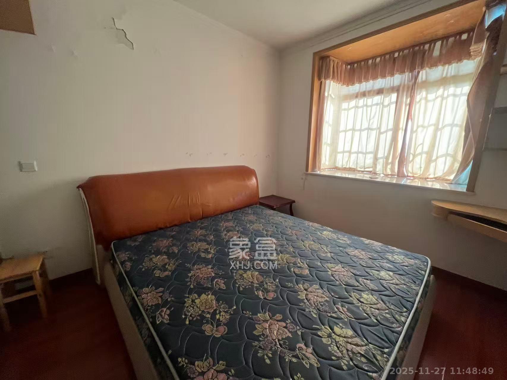 泉水塘小区  3室2厅1卫    2200.0元/月室内图