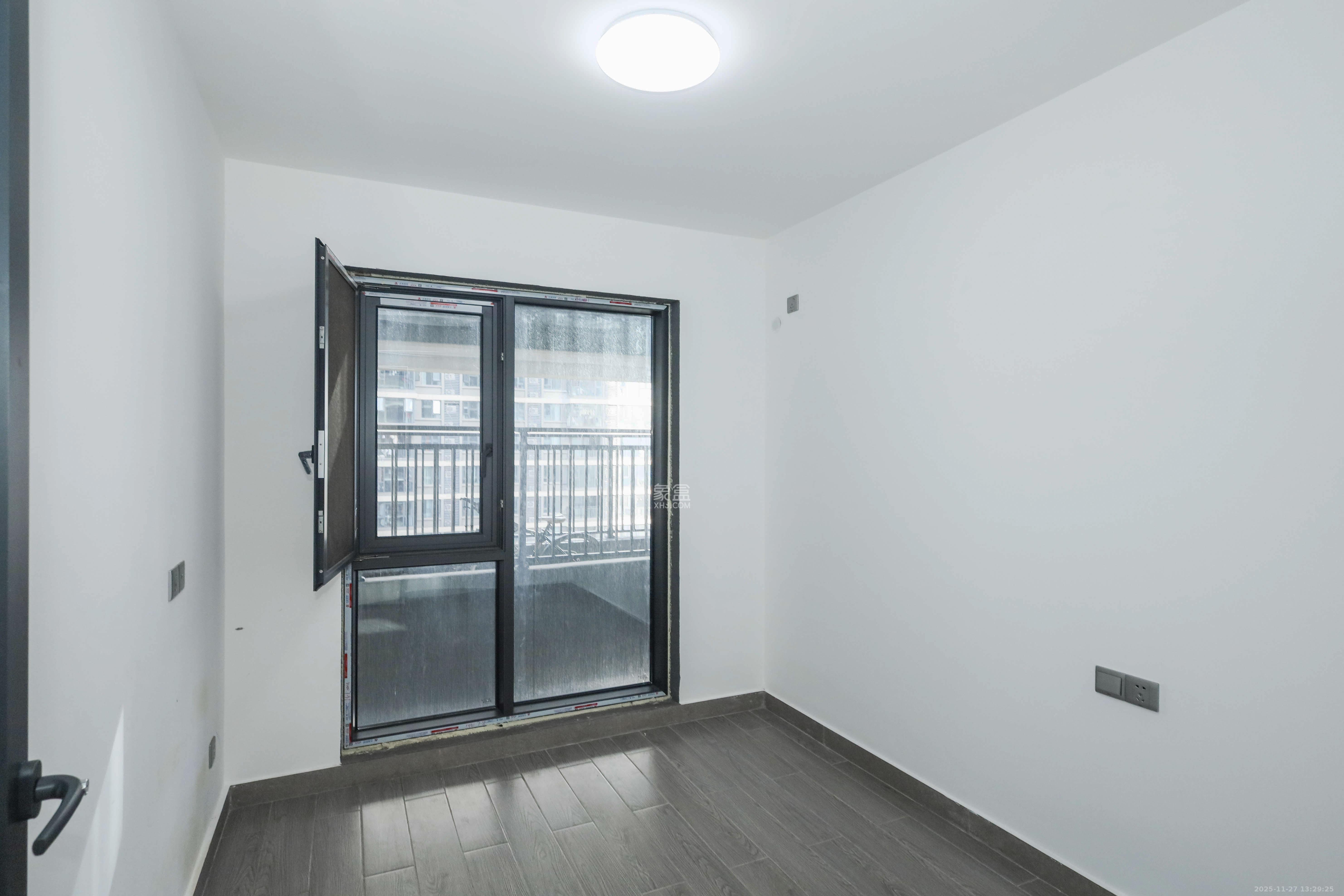 中海麓山境南区 3室2厅2卫 2600.0元/月 中海麓山境南区 3室2厅2卫 2600.0元/月室内图