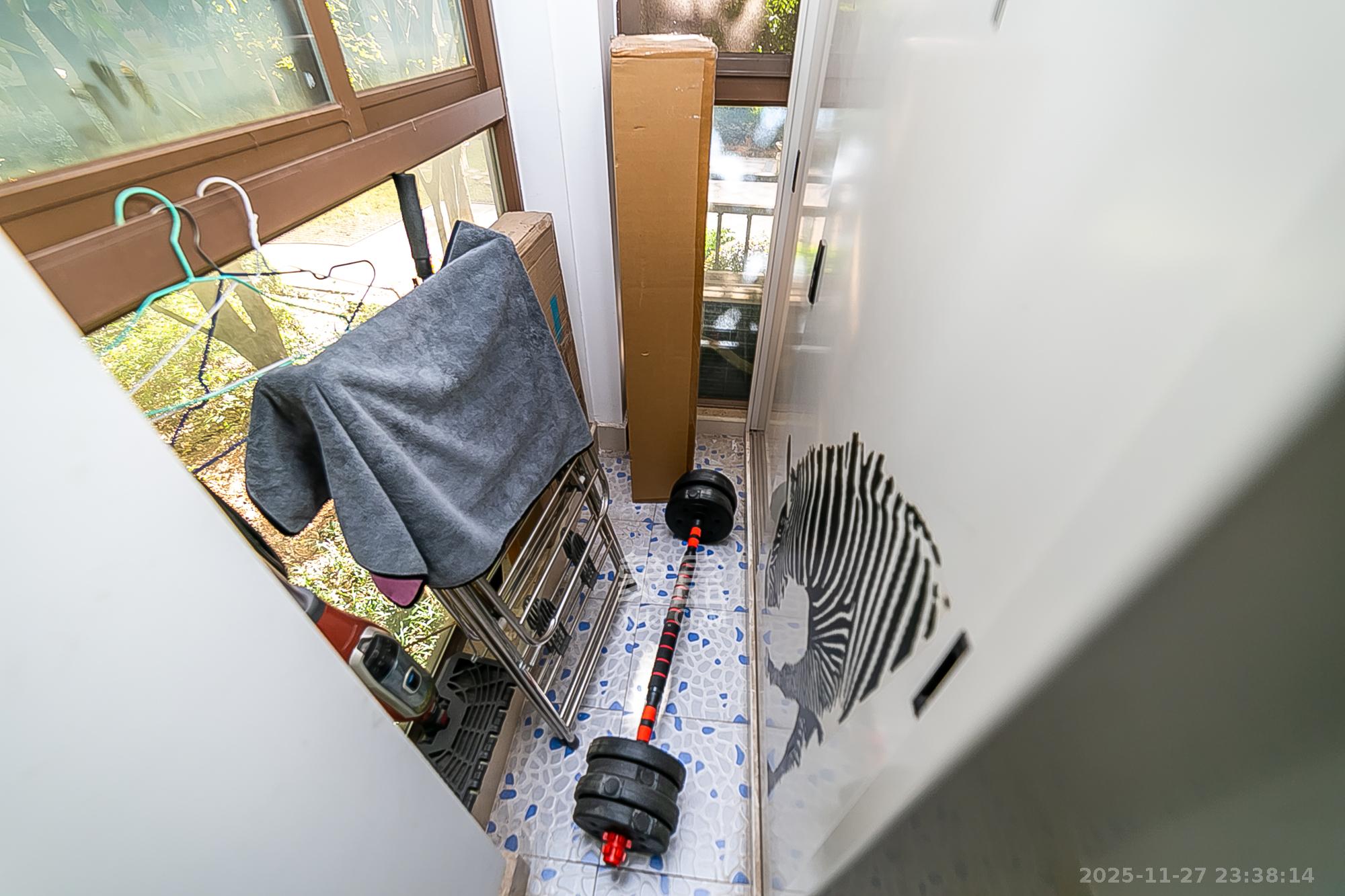 第六都(陆都小区) 3室2厅2卫 168.8万 第六都(陆都小区) 3室2厅2卫 168.8万阳台