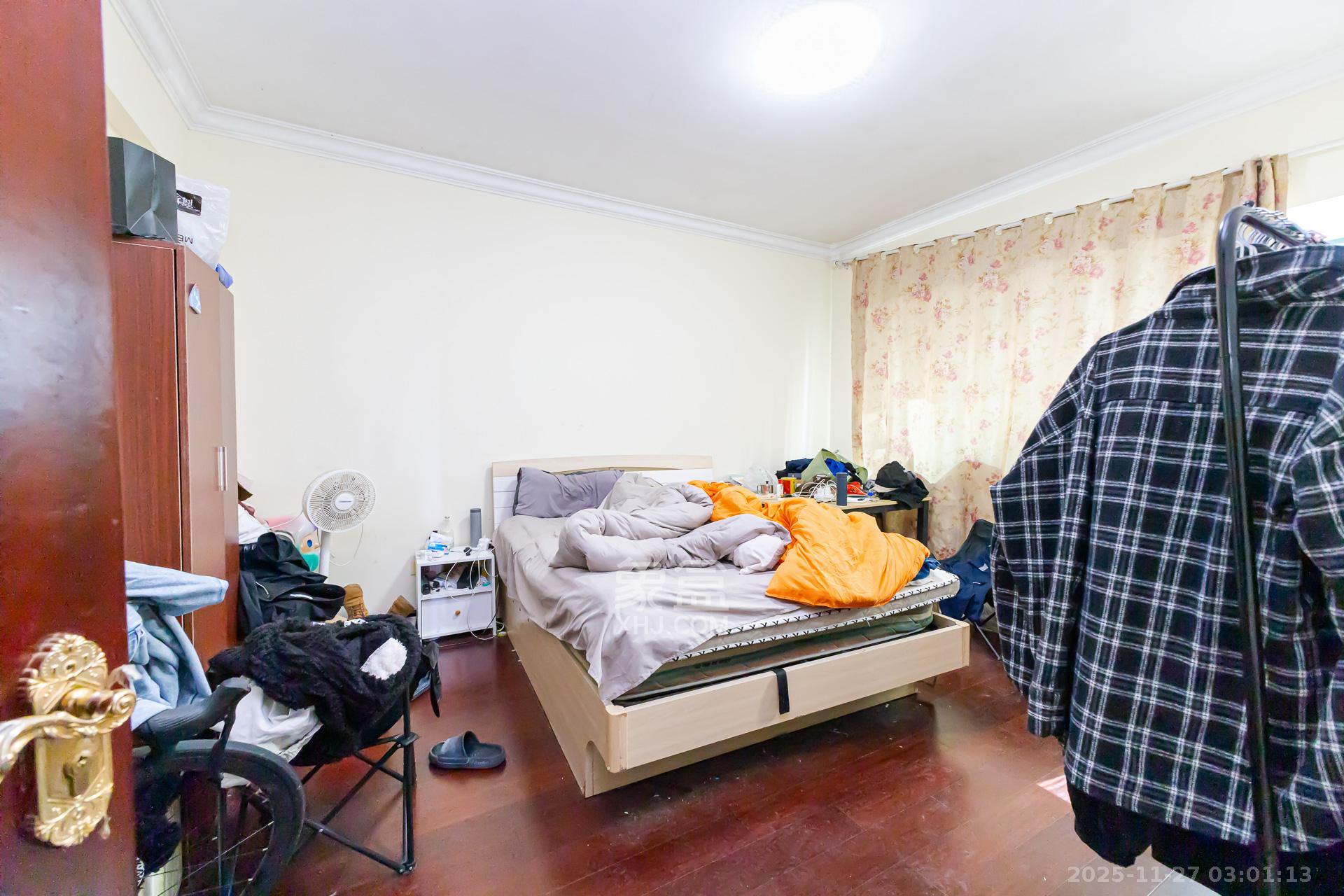 恒大名都 4室2厅4卫 140.0万 恒大名都 4室2厅4卫 140.0万卧室