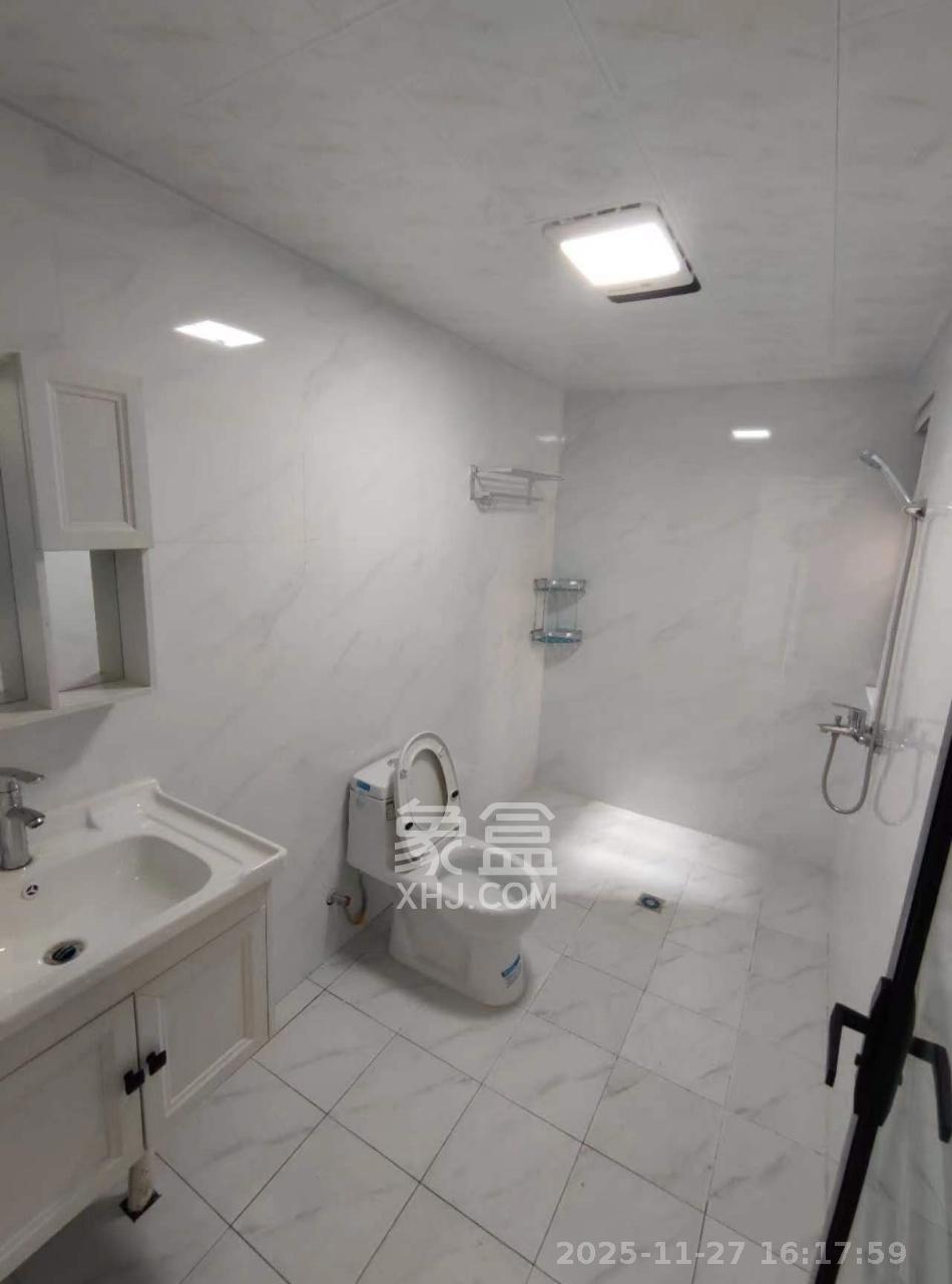 中建嘉和城  3室2厅2卫    2150.0元/月