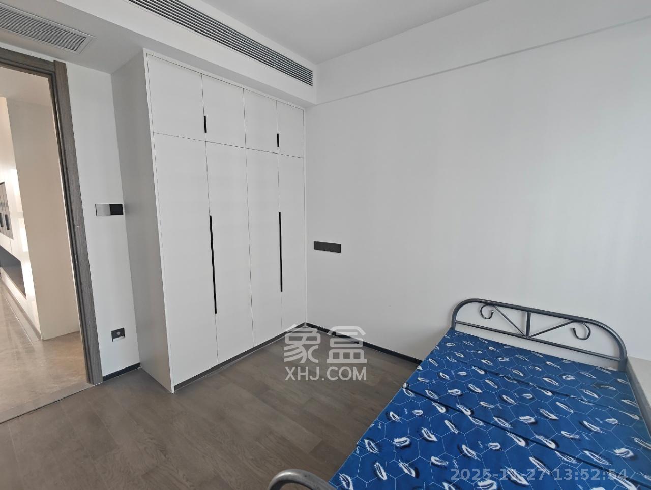 轨道万科悦府  4室2厅2卫    4000.0元/月室内图