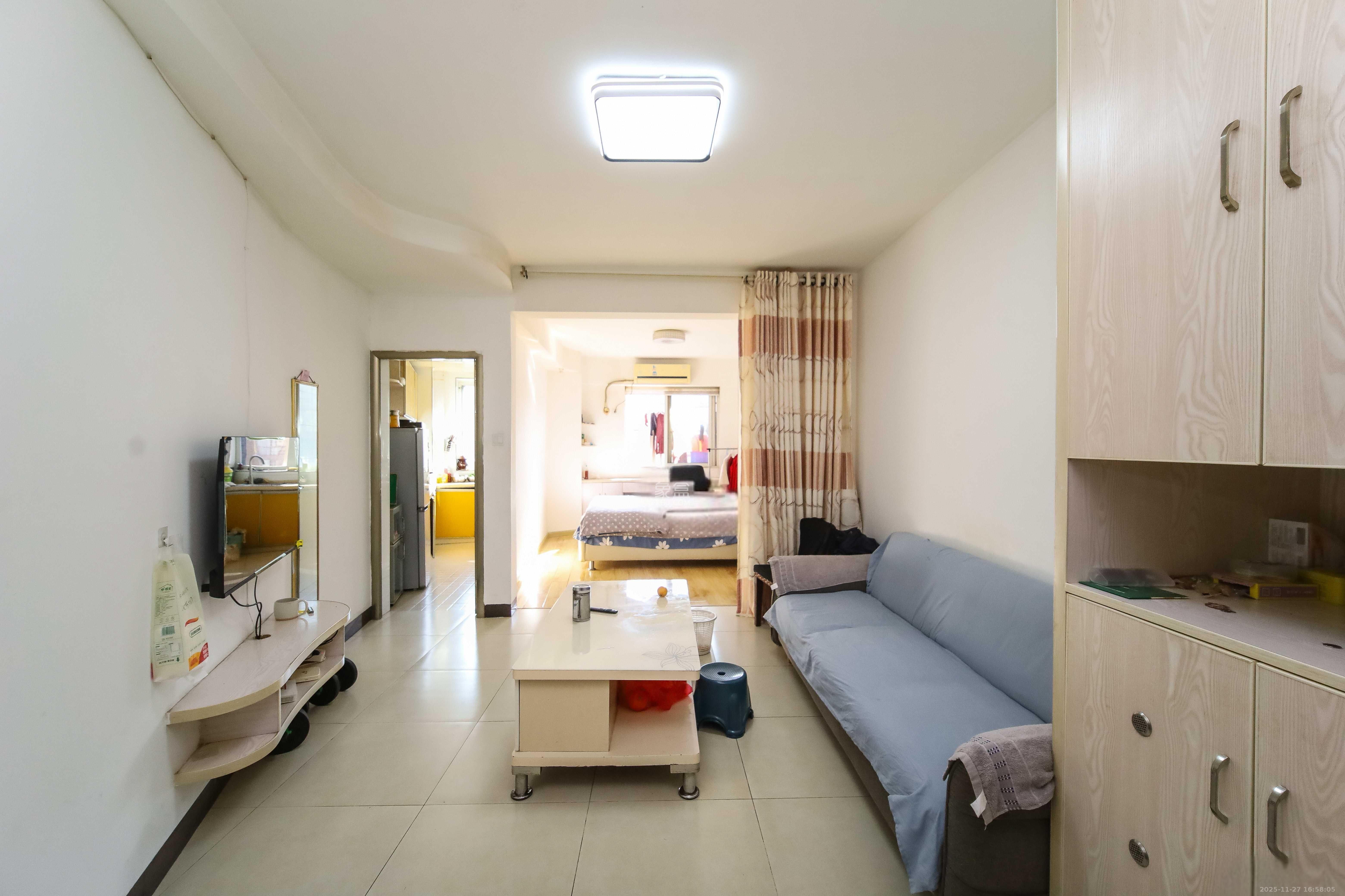 先锋东外滩  1室1厅1卫    1600.0元/月