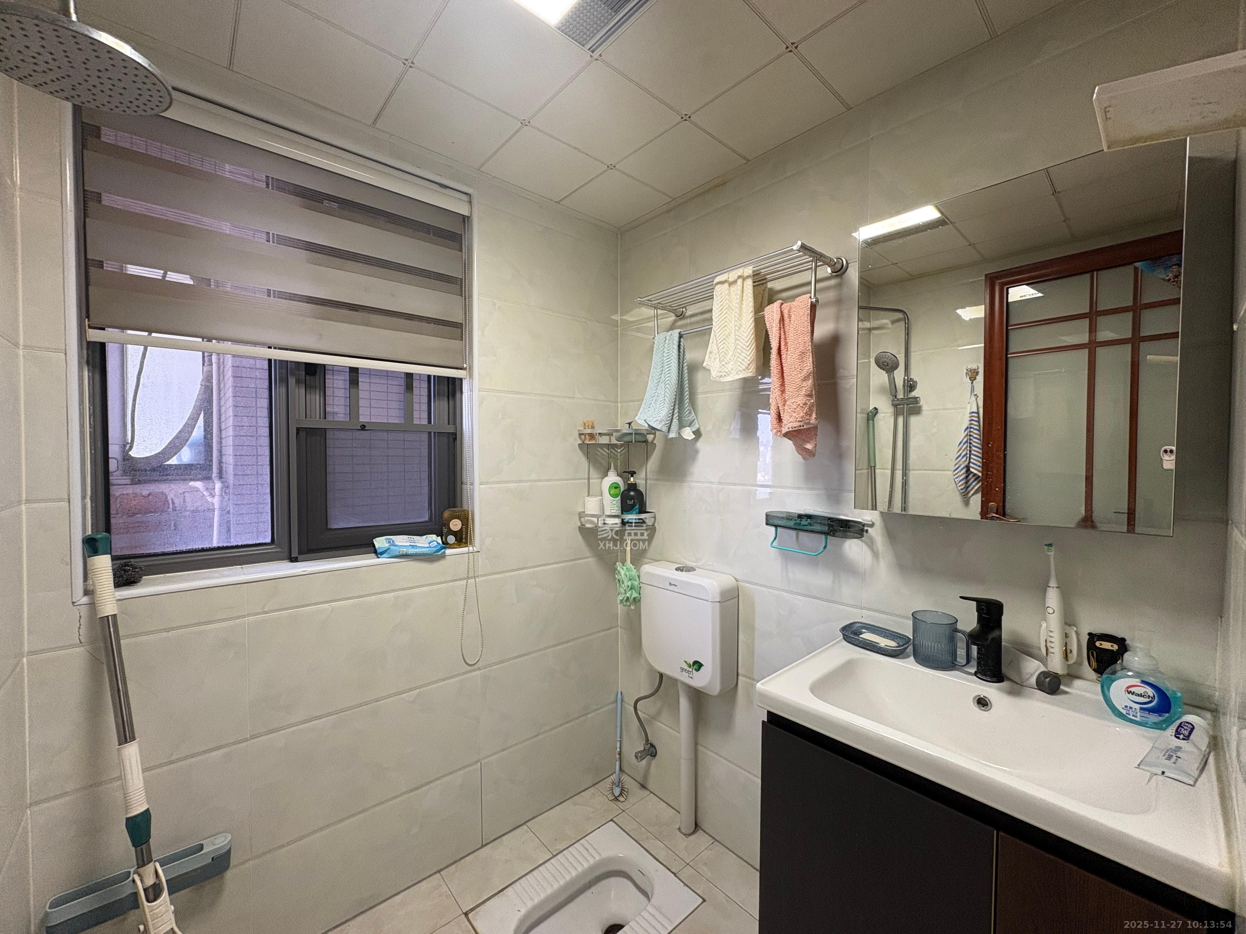 八方小区C区  3室2厅2卫    4200.0元/月室内图