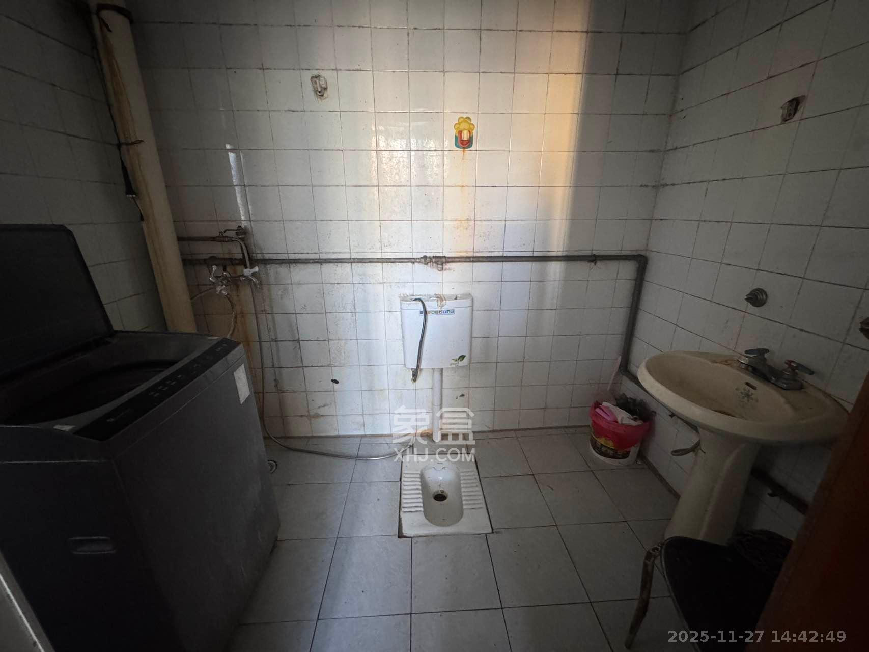 长沙市自来水有限公司金盆岭住宅区(赤岭路4号) 2室2厅1卫 1300.0元/月 长沙市自来水有限公司金盆岭住宅区(赤岭路4号) 2室2厅1卫 1300.0元/月室内图