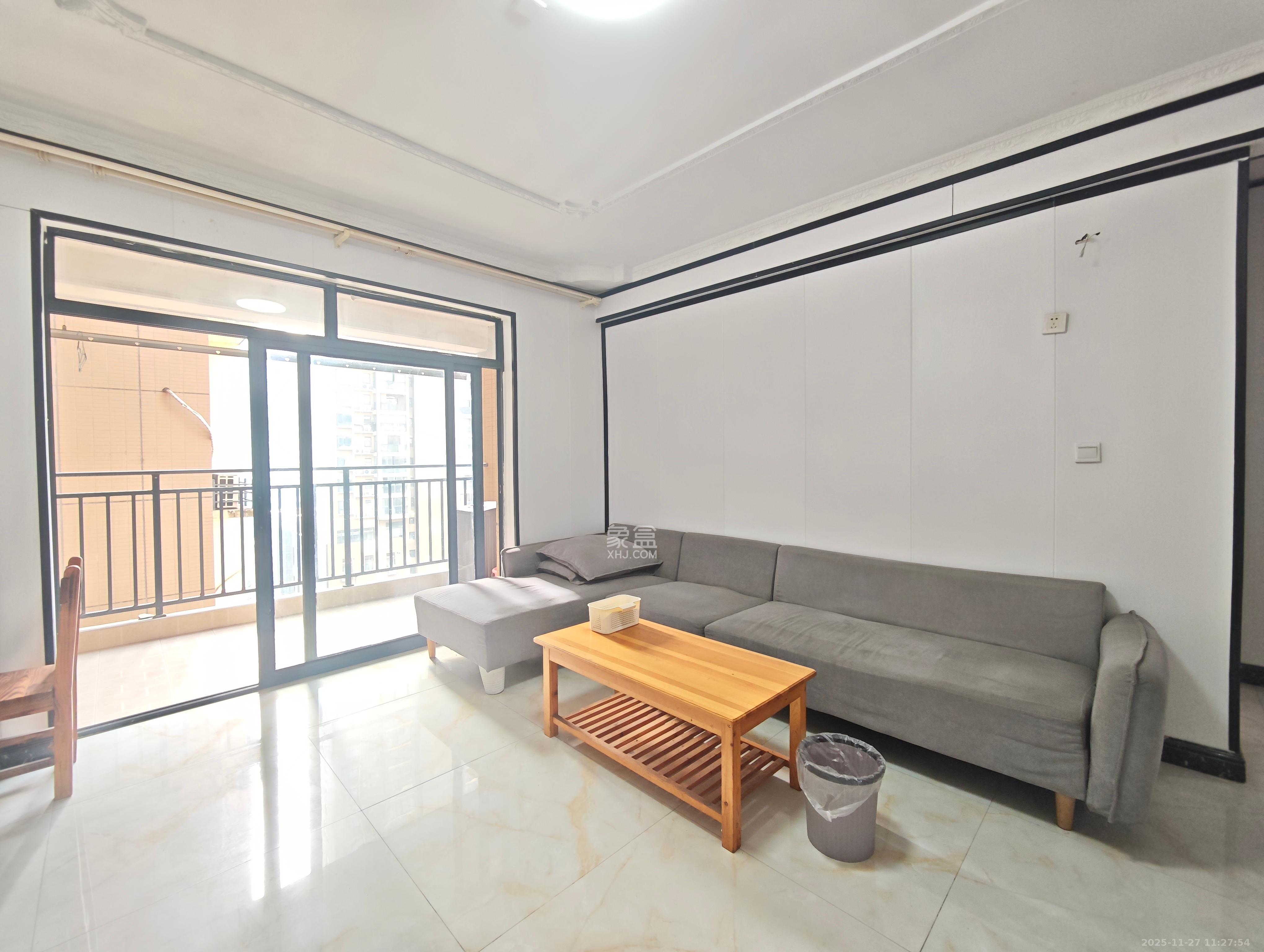 地华梅溪湖畔  3室2厅2卫    2200.0元/月