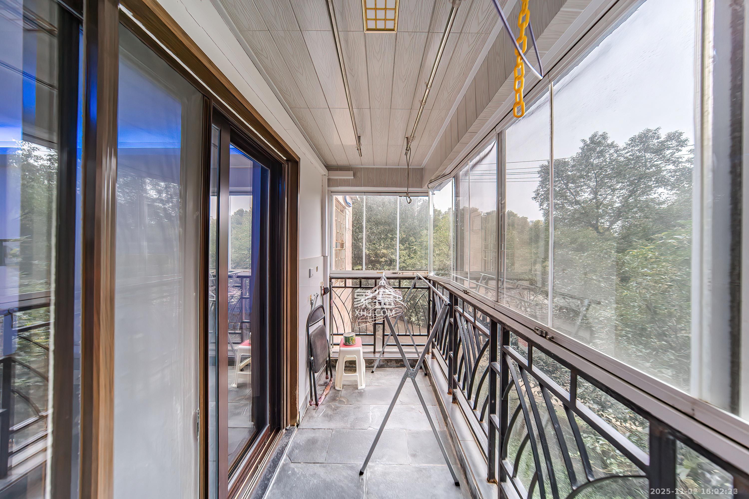 左岸春天 3室2厅2卫 2300.0元/月 左岸春天 3室2厅2卫 2300.0元/月室内图