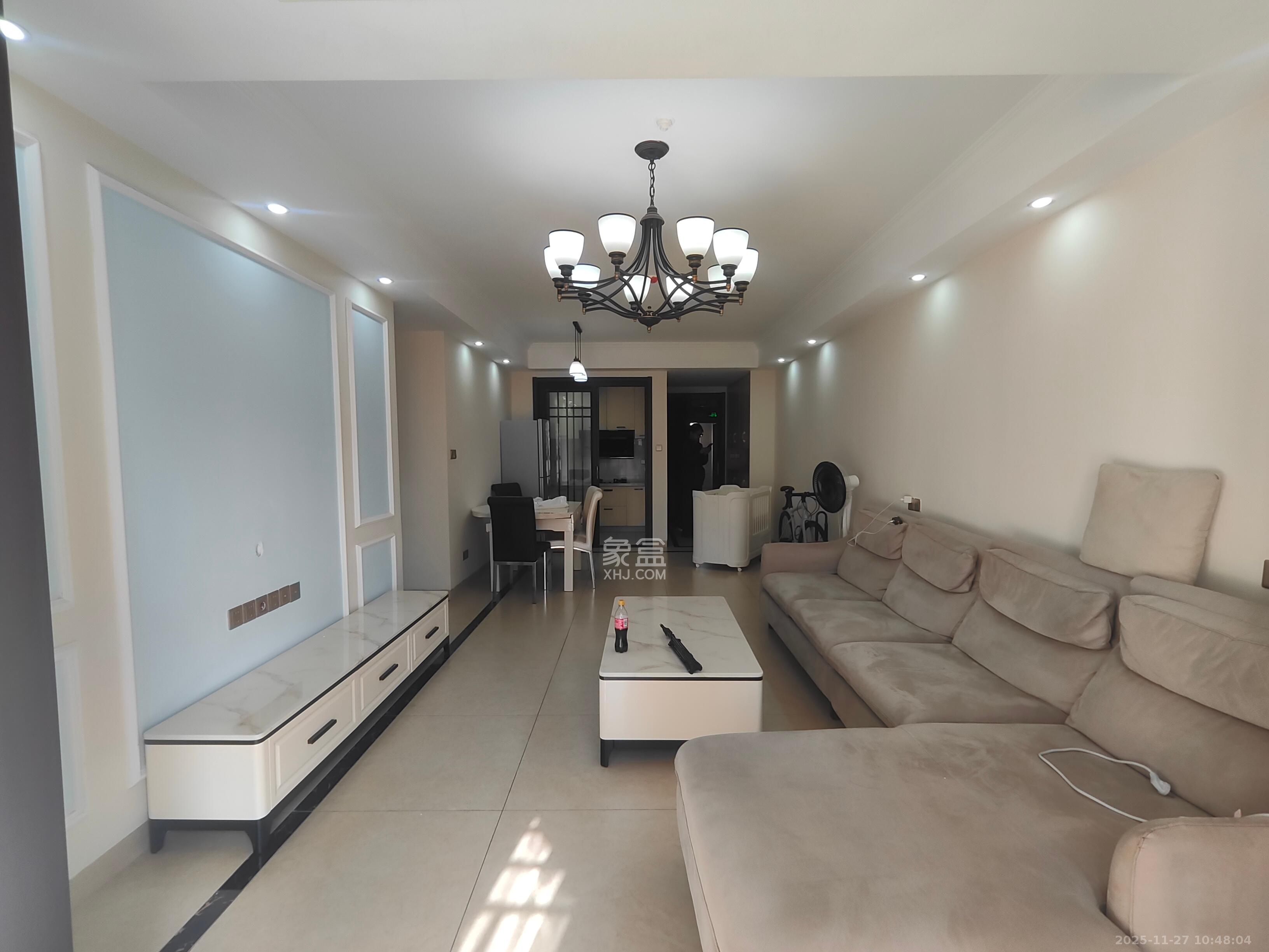 卓越浅水湾  3室2厅1卫    2300.0元/月