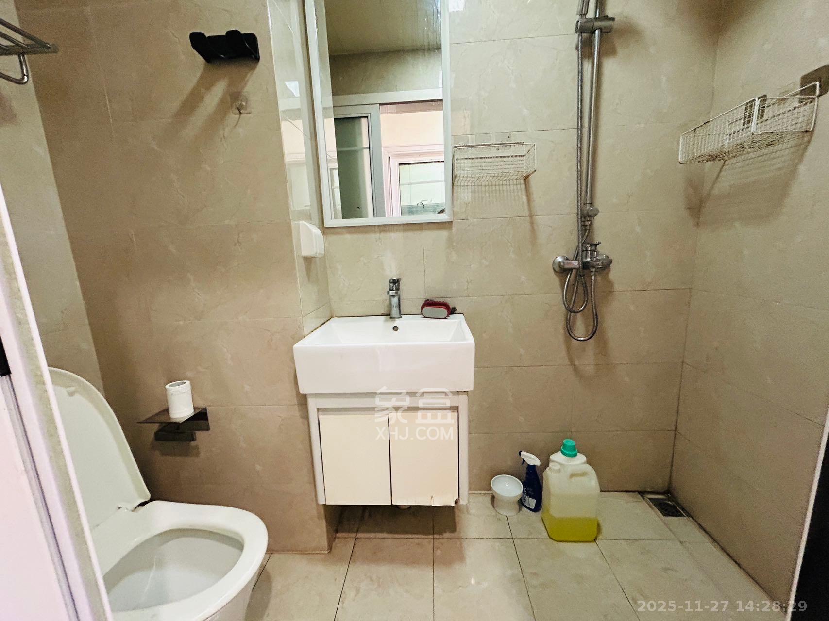 中建信和城  1室1厅1卫    1400.0元/月室内图