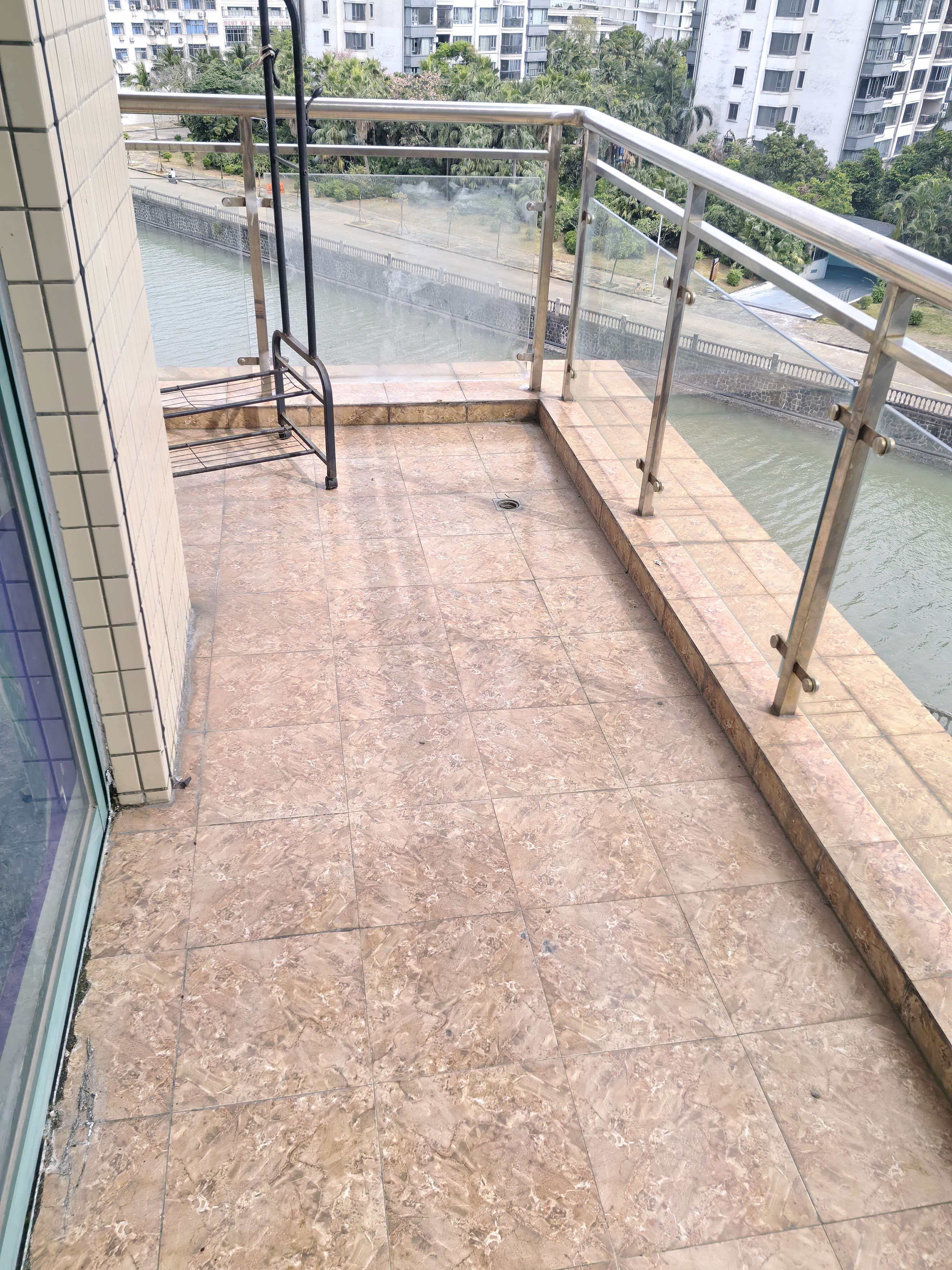 金外滩 1室1厅1卫 1400.0元/月 金外滩 1室1厅1卫 1400.0元/月室内图