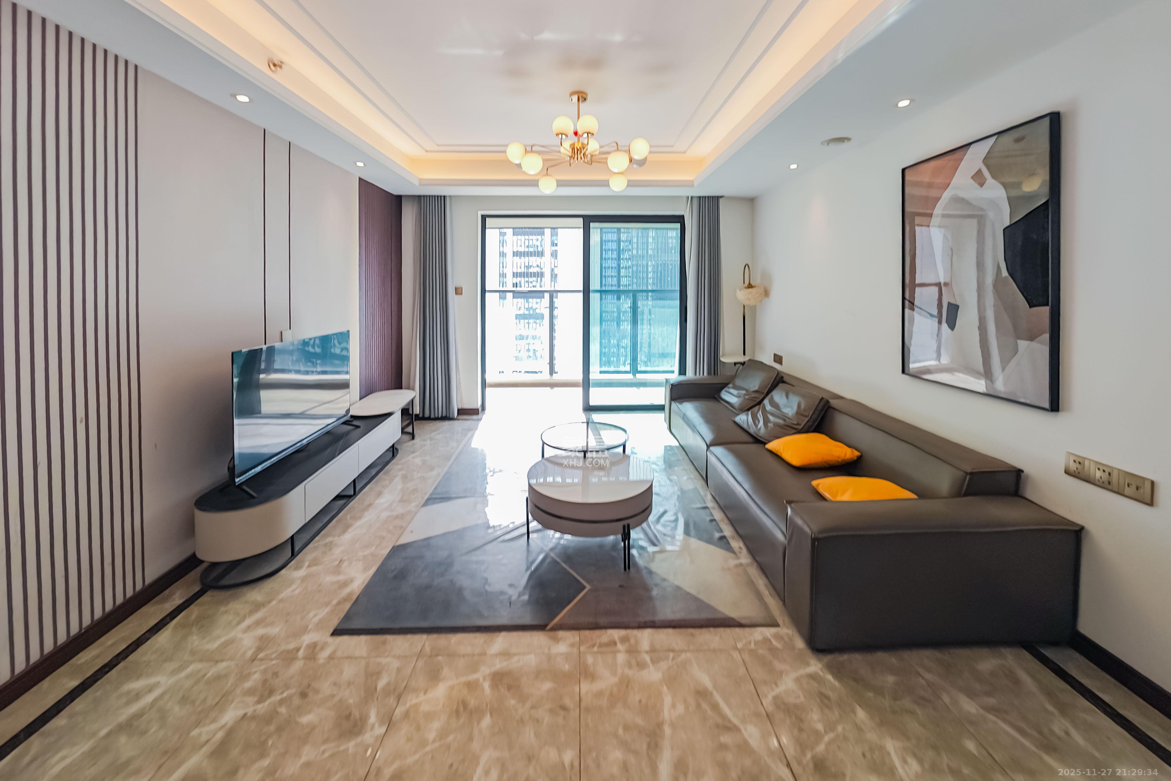 绿地长沙城际空间站（绿地新里佳苑）  4室2厅2卫    140.0万