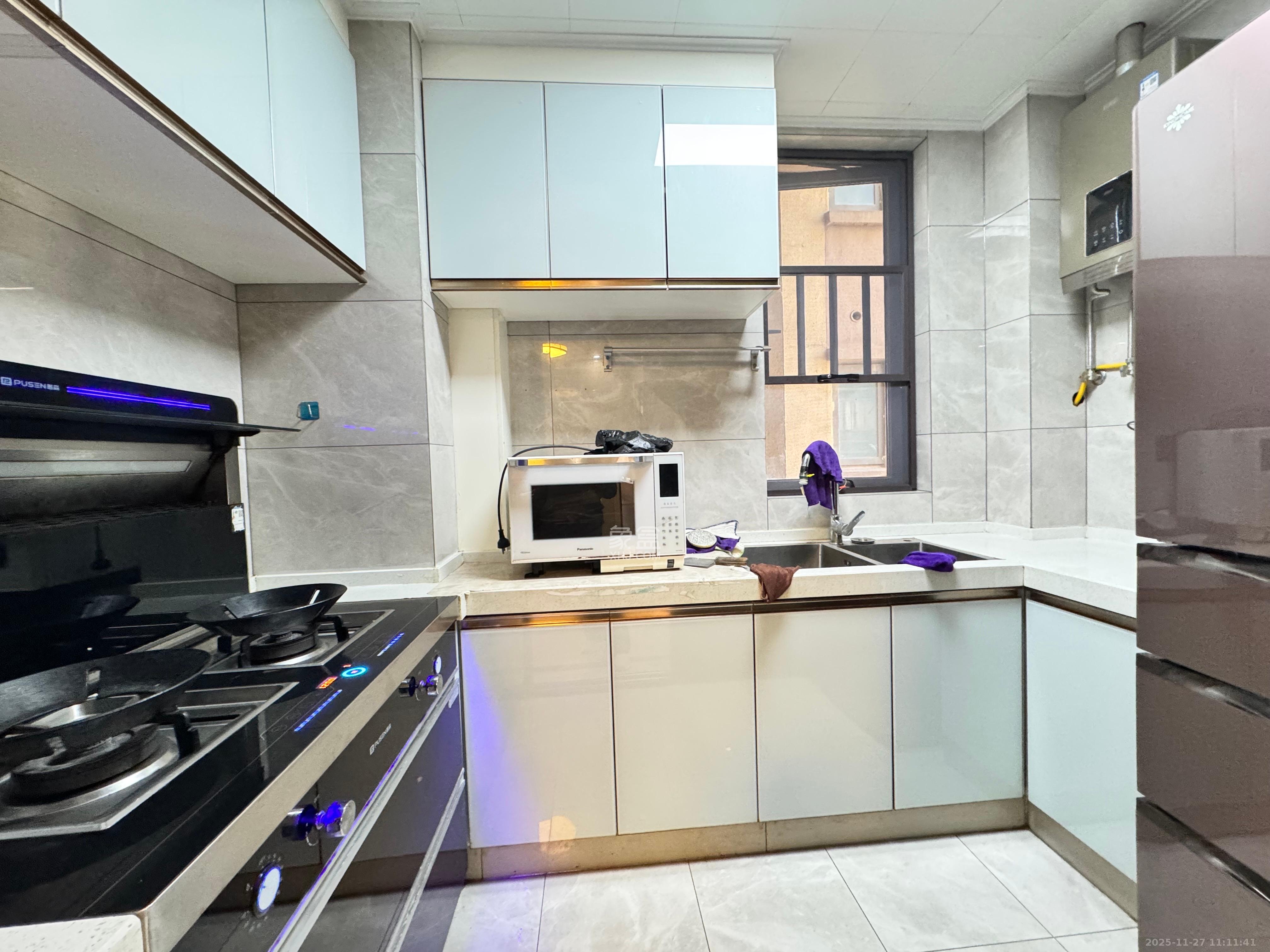 阳光城尚东湾青云苑 3室2厅2卫 2800.0元/月 阳光城尚东湾青云苑 3室2厅2卫 2800.0元/月室内图