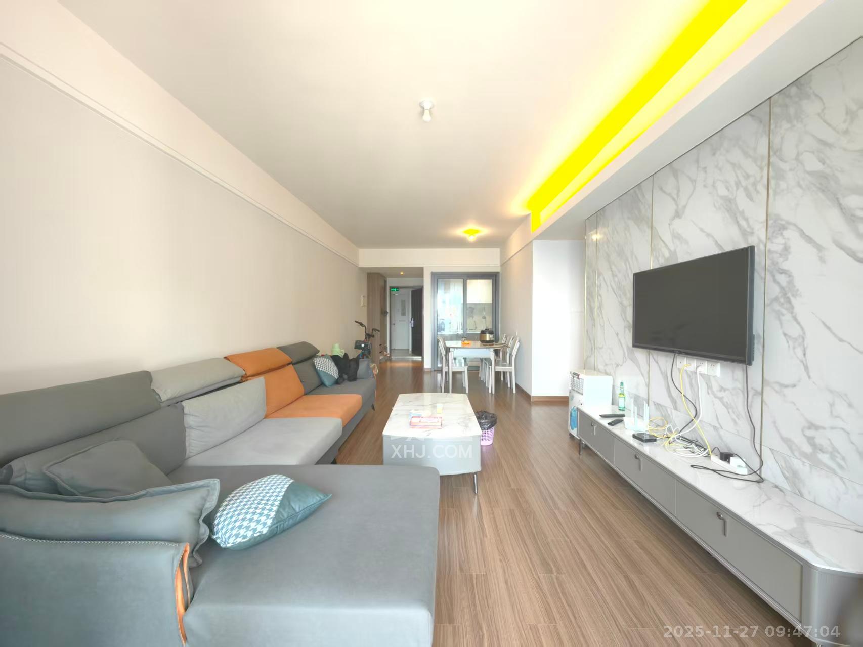 保利香槟国际  3室2厅2卫    2200.0元/月