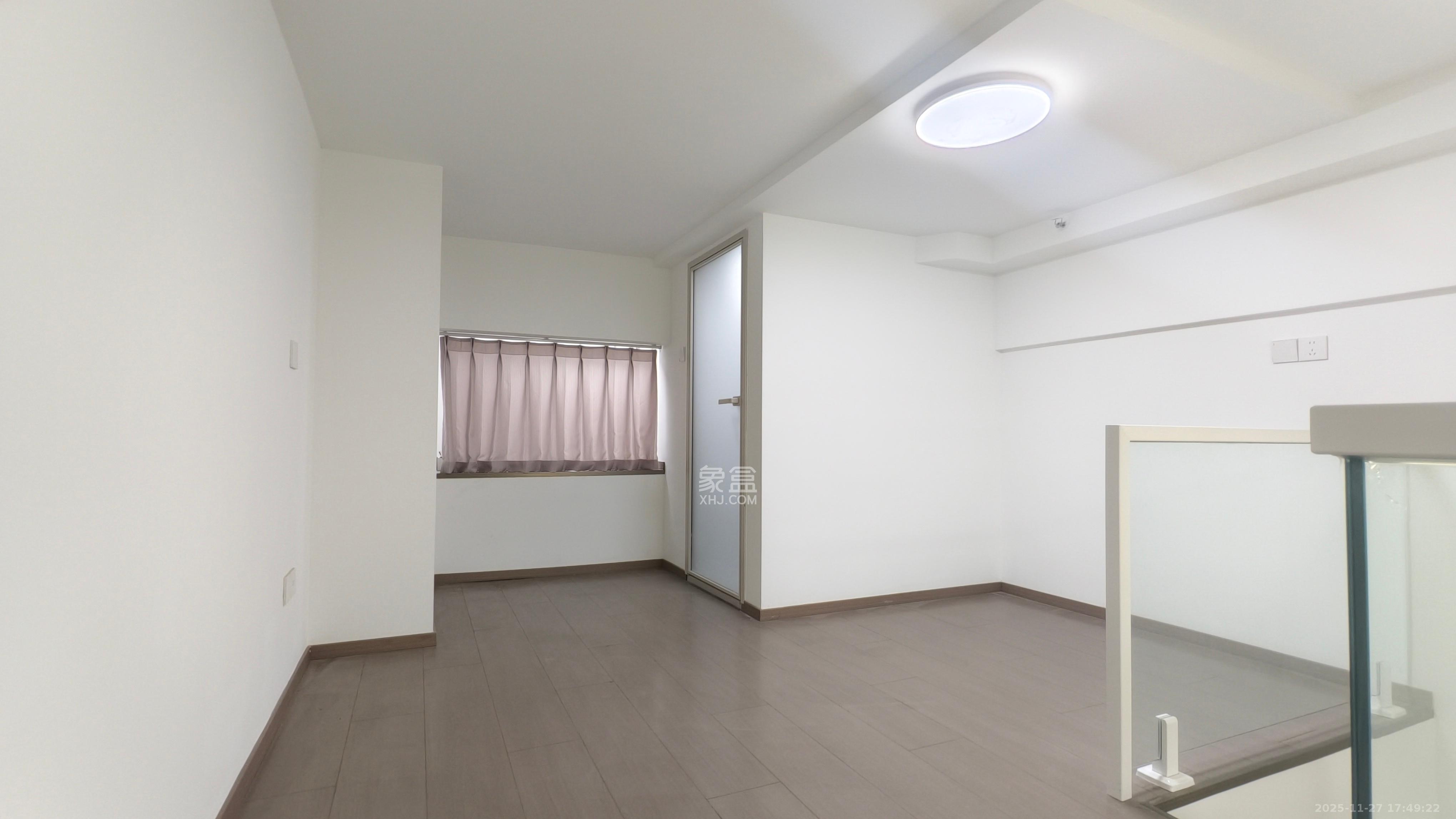 绿地V岛 1室1厅2卫 2300.0元/月 绿地V岛 1室1厅2卫 2300.0元/月室内图