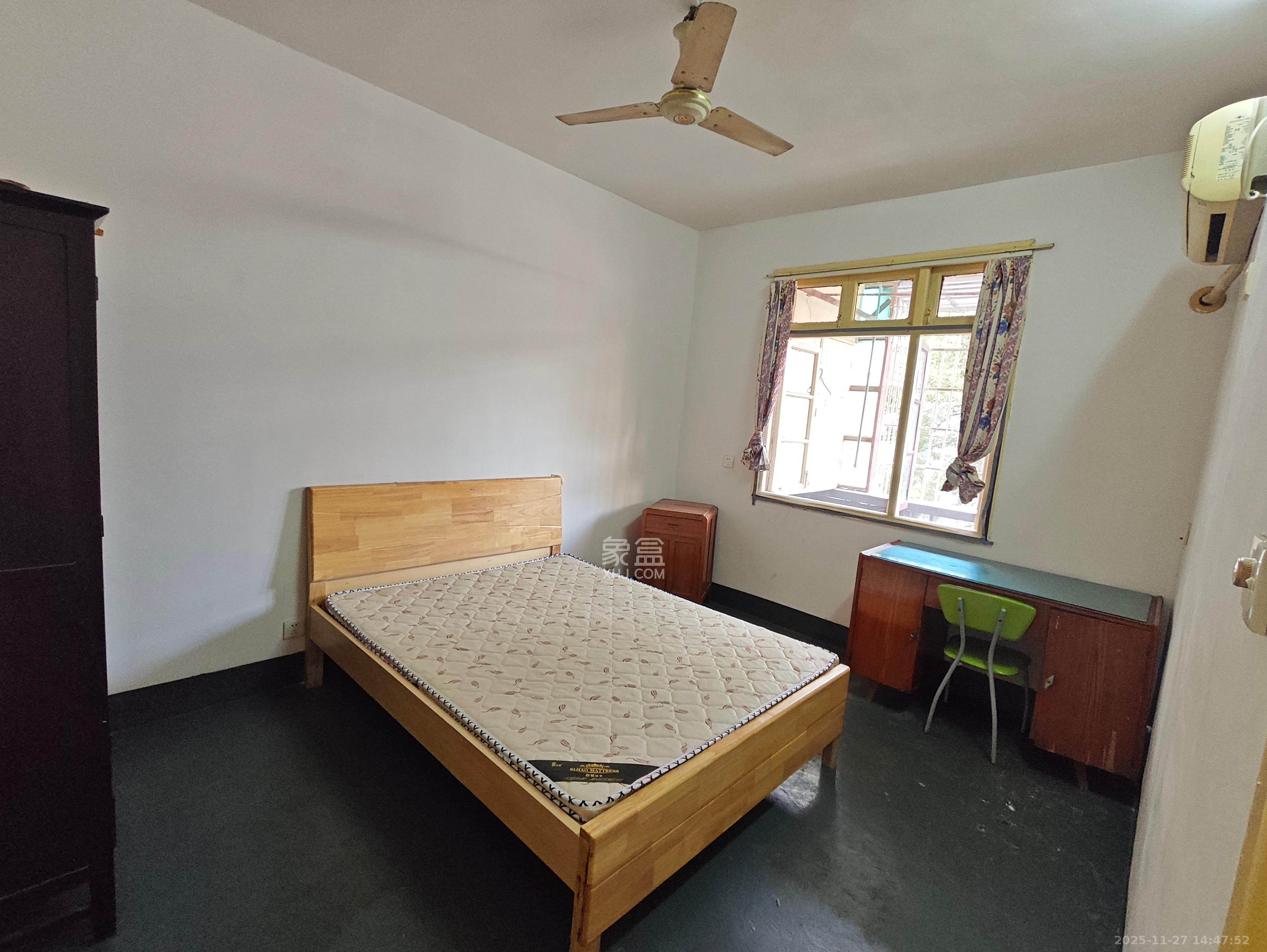 二三三厂宿舍 2室1厅1卫 1200.0元/月 二三三厂宿舍 2室1厅1卫 1200.0元/月室内图