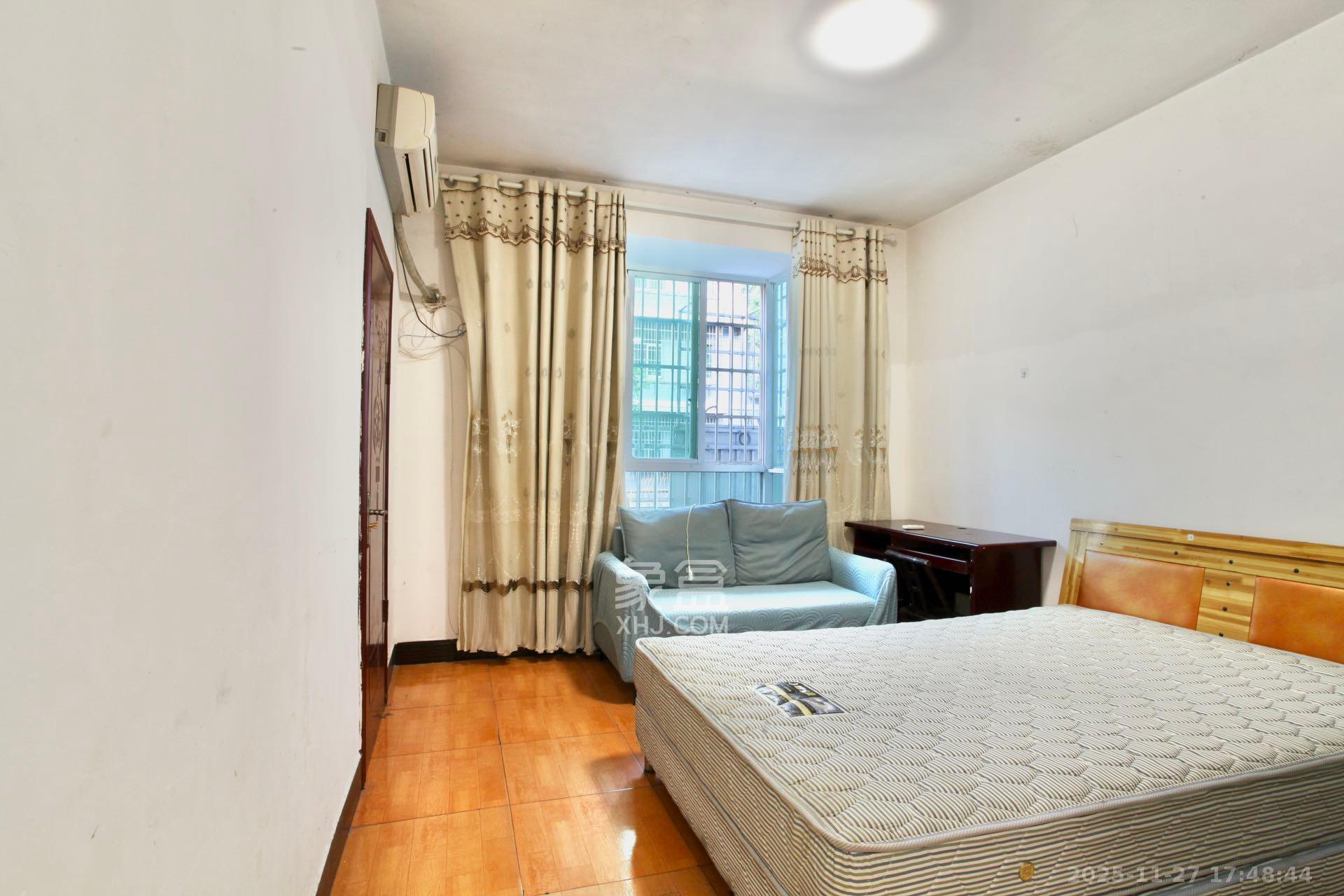 龙福小区 1室1厅1卫 1200.0元/月 龙福小区 1室1厅1卫 1200.0元/月室内图