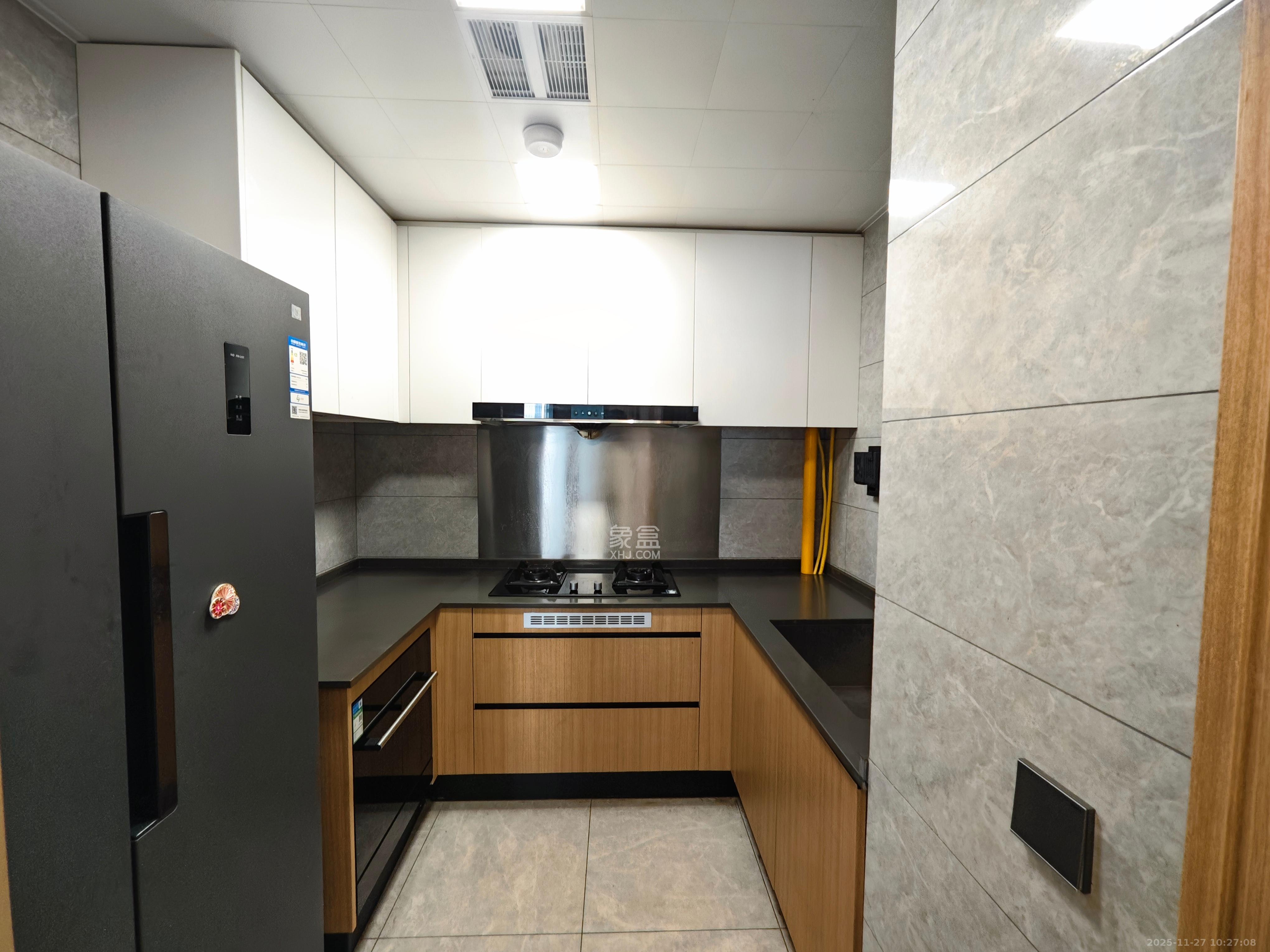 爱家当代境  3室2厅2卫    3200.0元/月室内图