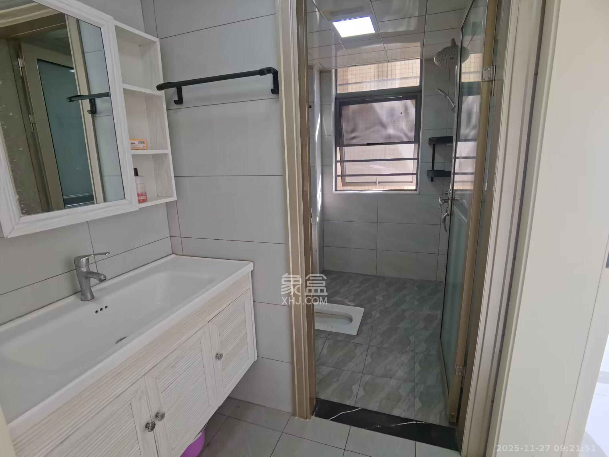 湖湘奥林匹克花园 3室2厅1卫 2300.0元/月 湖湘奥林匹克花园 3室2厅1卫 2300.0元/月室内图