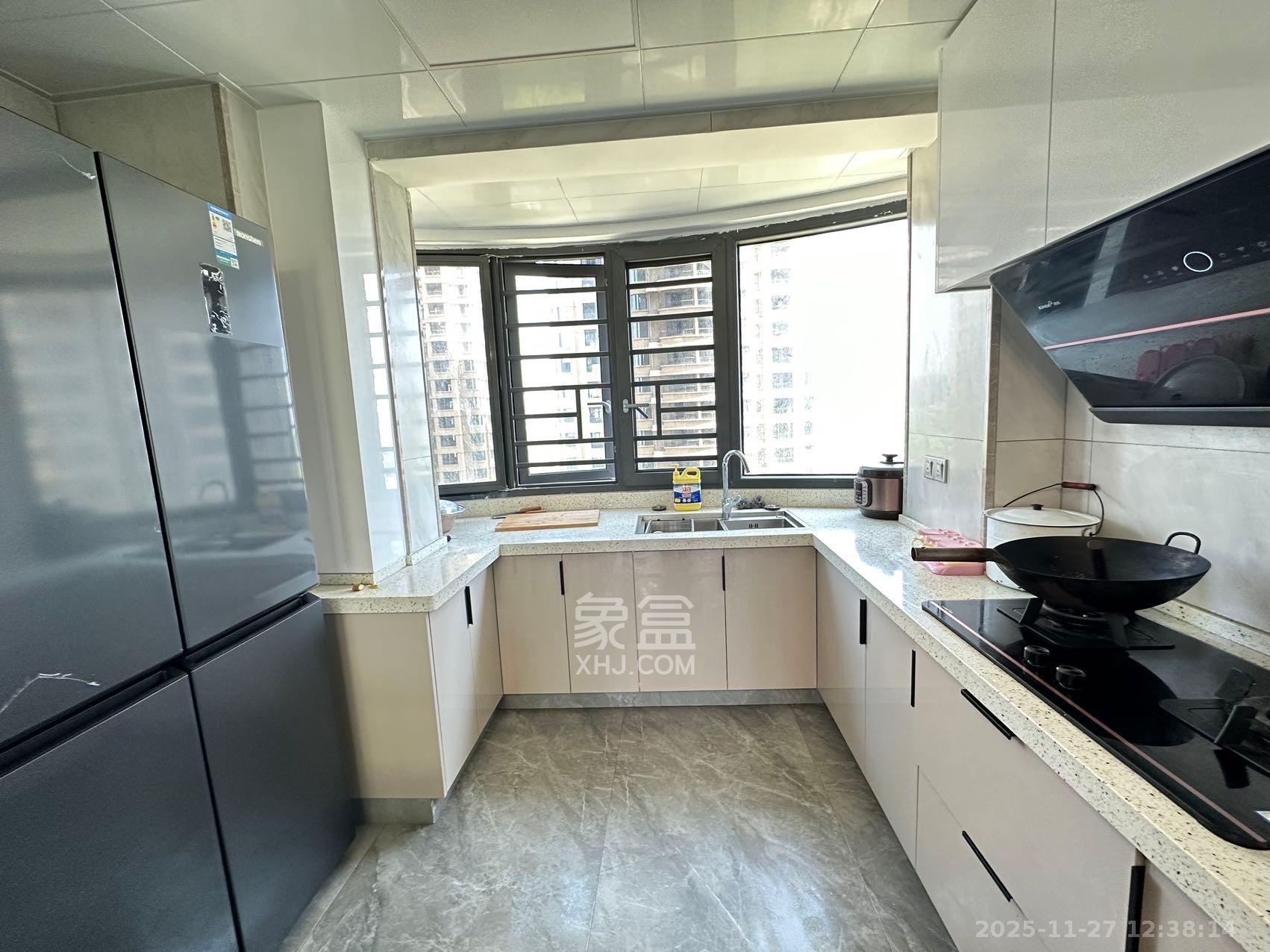 嘉雨东苑  3室2厅2卫    4500.0元/月室内图