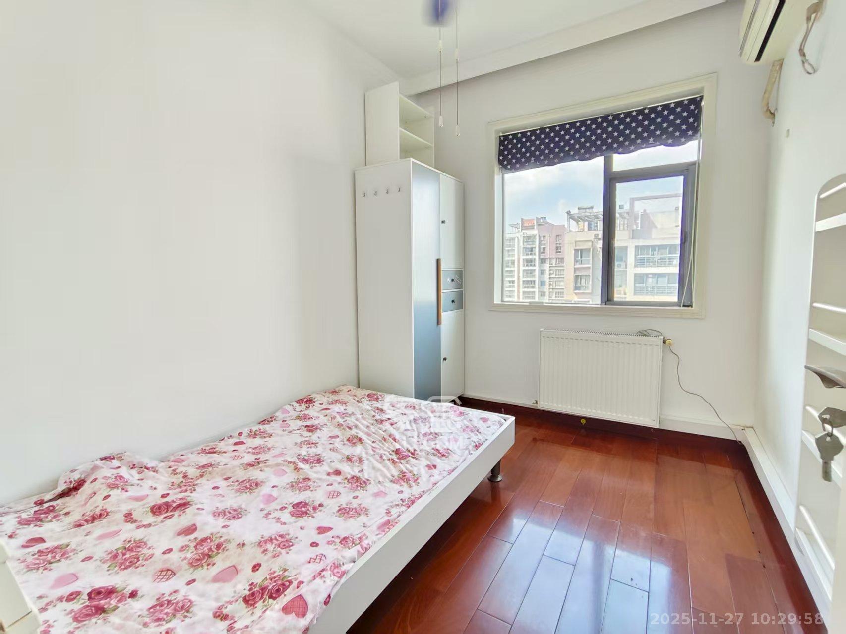 银港水晶城  3室2厅1卫    2600.0元/月室内图