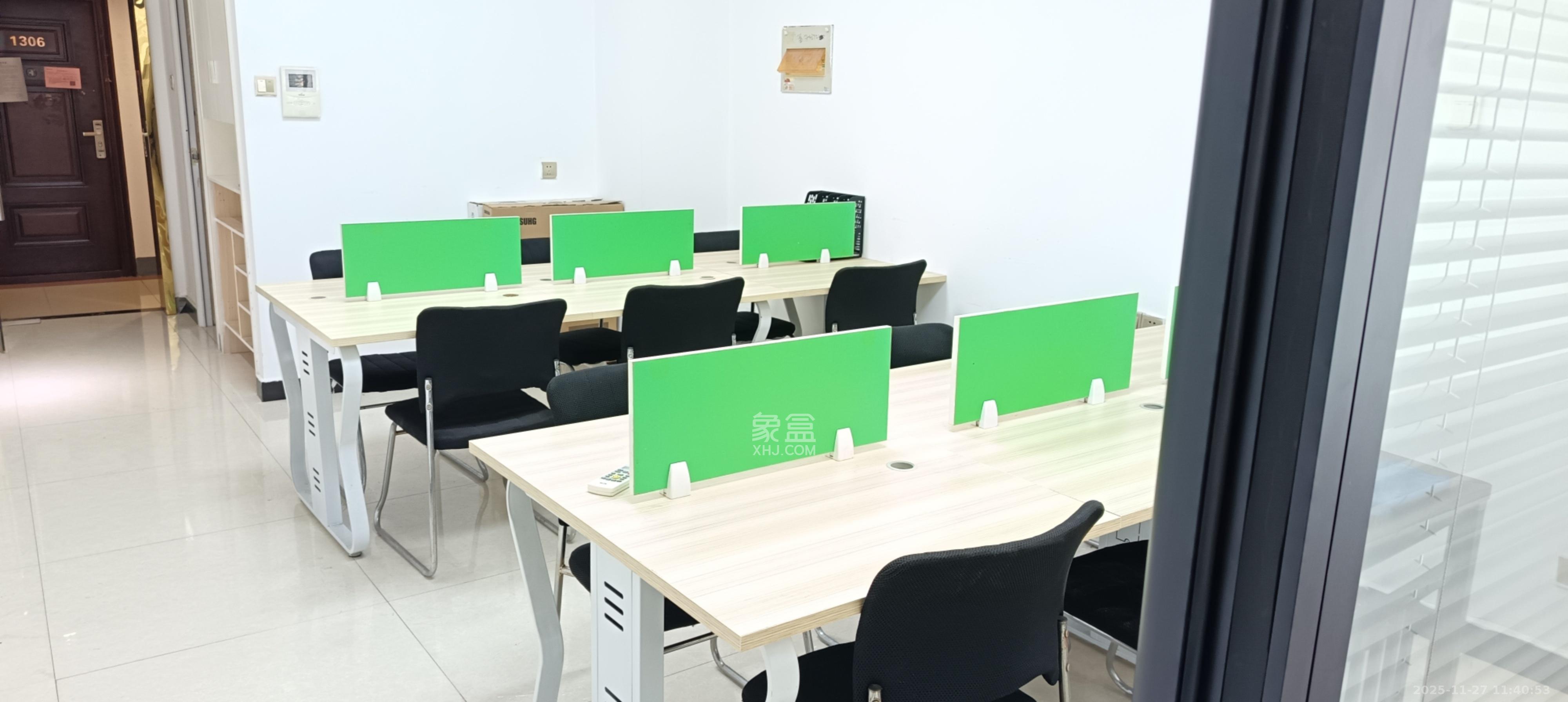 奥克斯广场 1室1厅1卫 2200.0元/月 奥克斯广场 1室1厅1卫 2200.0元/月室内图