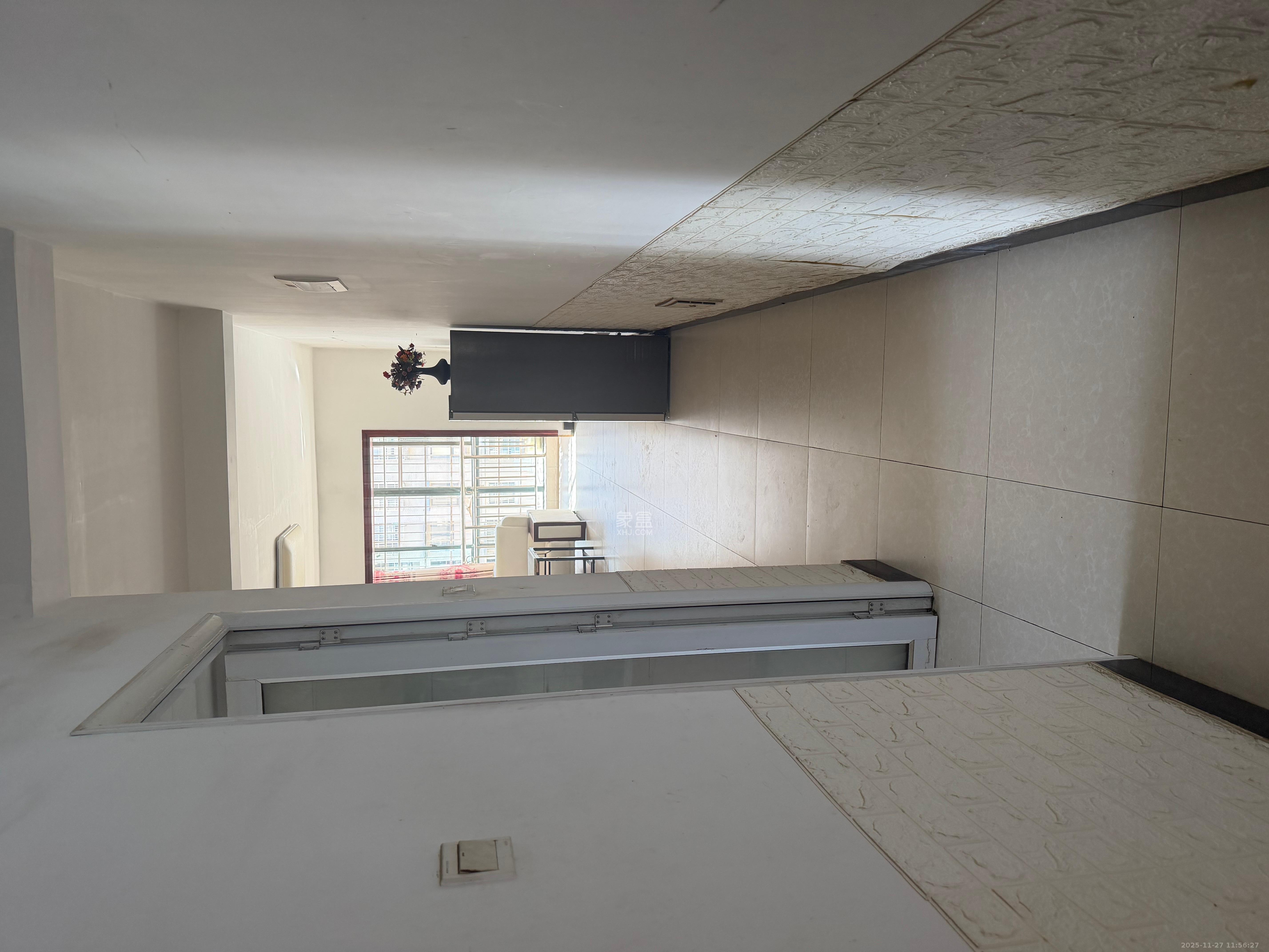 岳华嘉园  2室1厅1卫    1700.0元/月