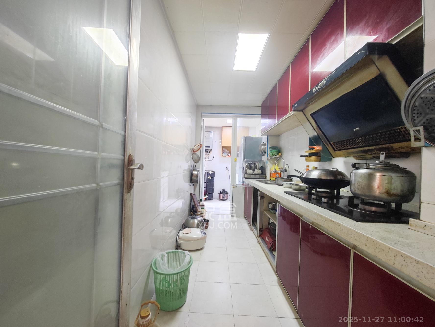 华银天际 2室1厅1卫 52.8万 华银天际 2室1厅1卫 52.8万厨房