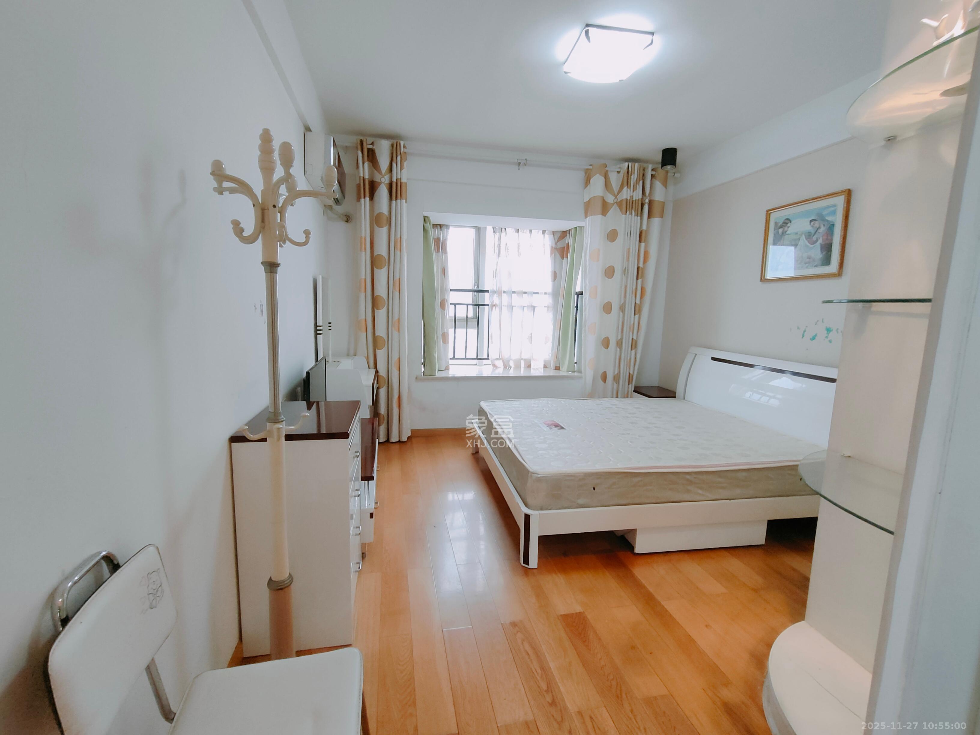 佳天瑞宁花园 3室2厅2卫 3200.0元/月 佳天瑞宁花园 3室2厅2卫 3200.0元/月室内图