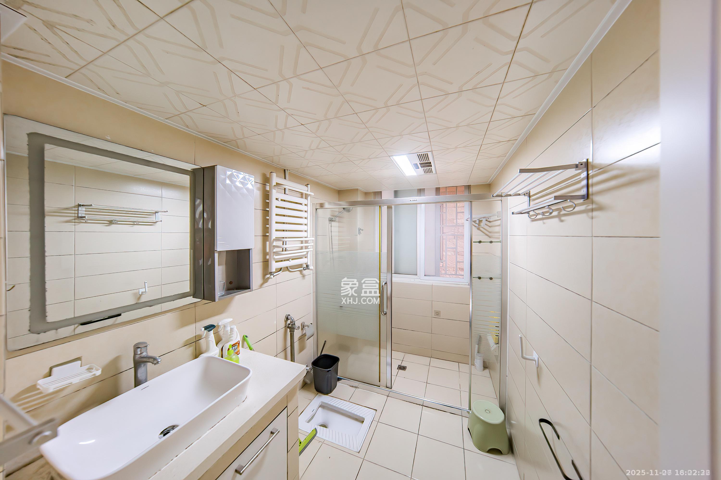 左岸春天 3室2厅2卫 2300.0元/月 左岸春天 3室2厅2卫 2300.0元/月室内图