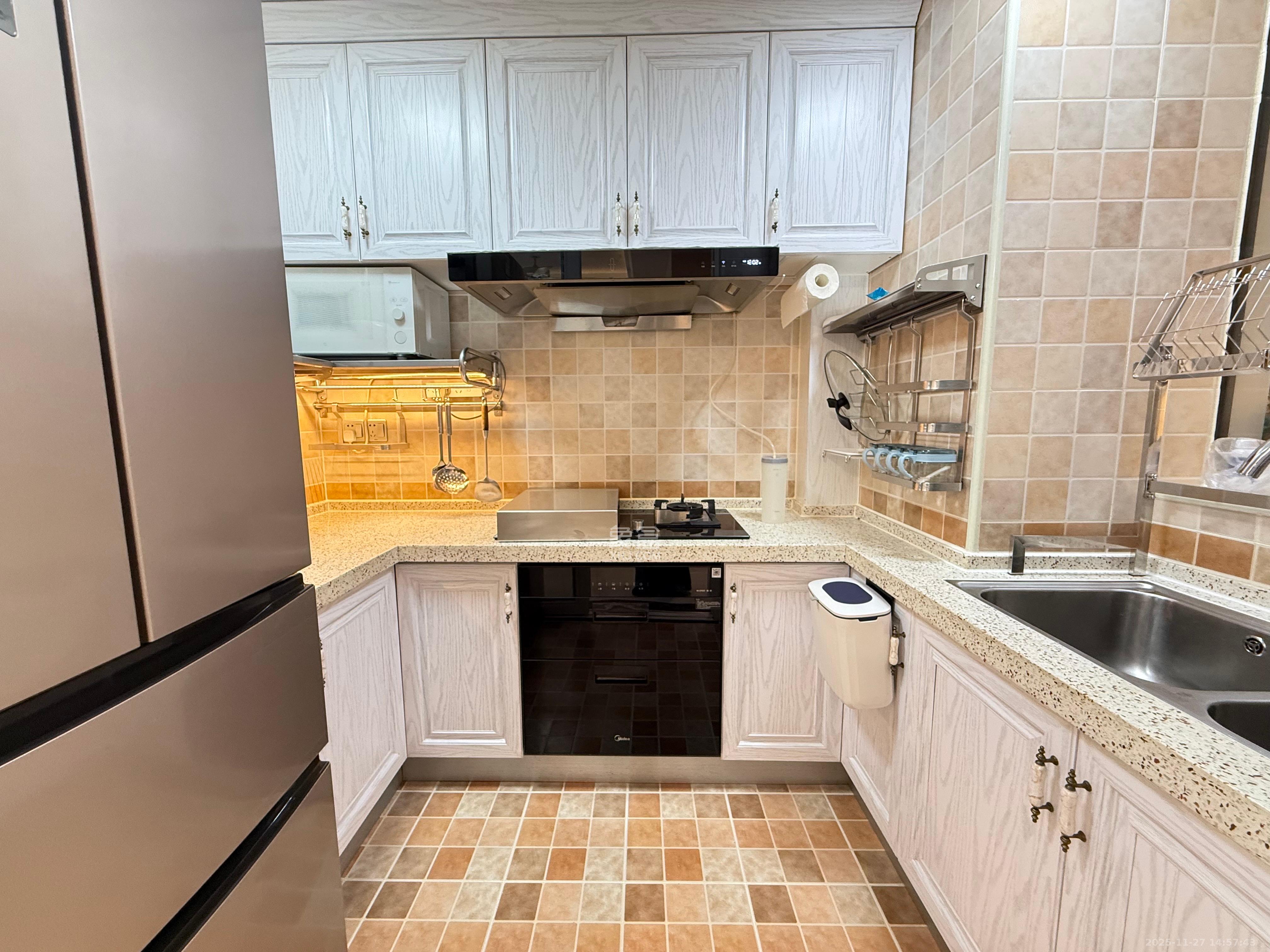 星湖湾二期高层 3室2厅1卫 2500.0元/月 星湖湾二期高层 3室2厅1卫 2500.0元/月室内图