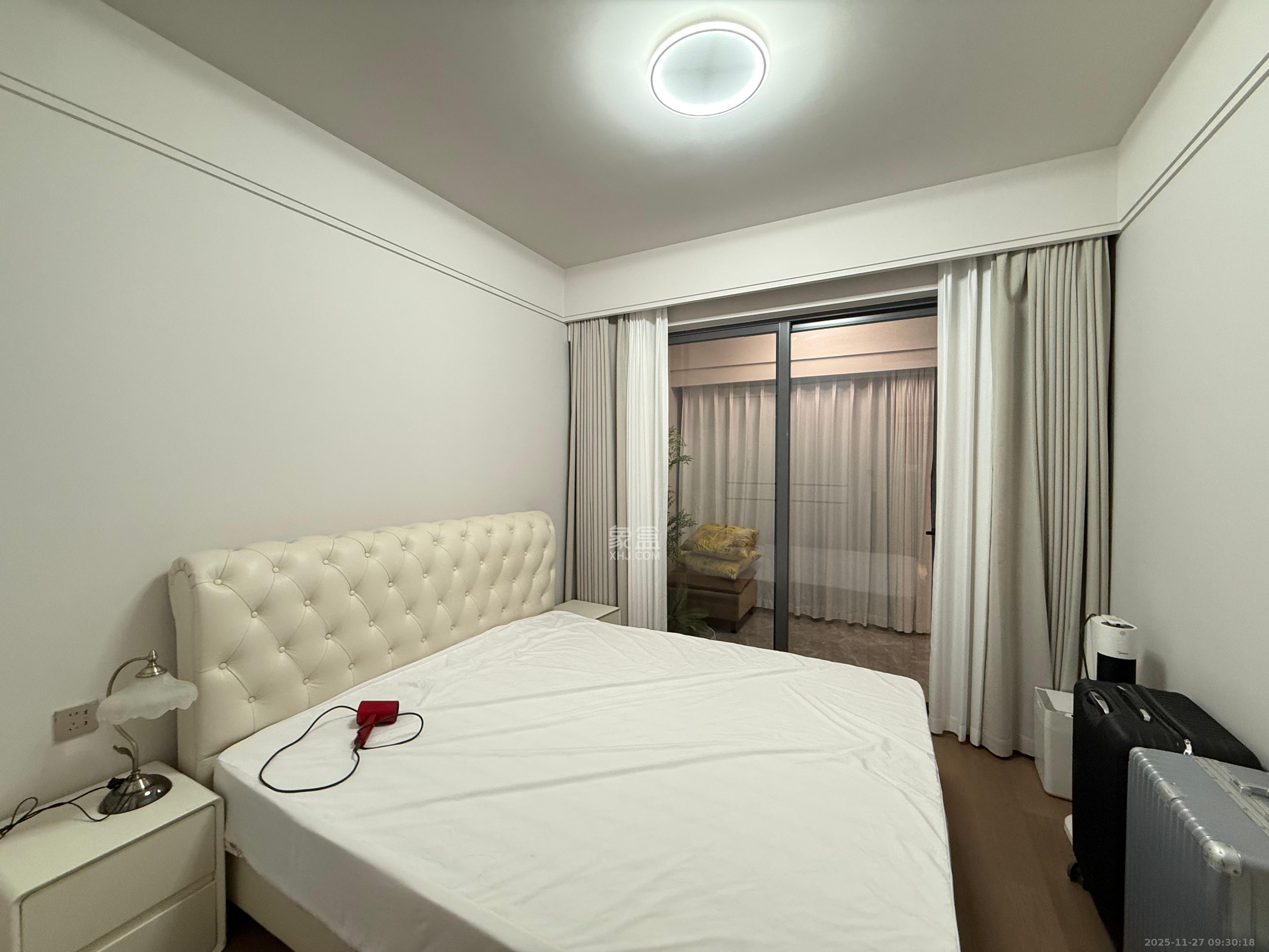 复地滨江金融中心  3室2厅2卫    5200.0元/月室内图