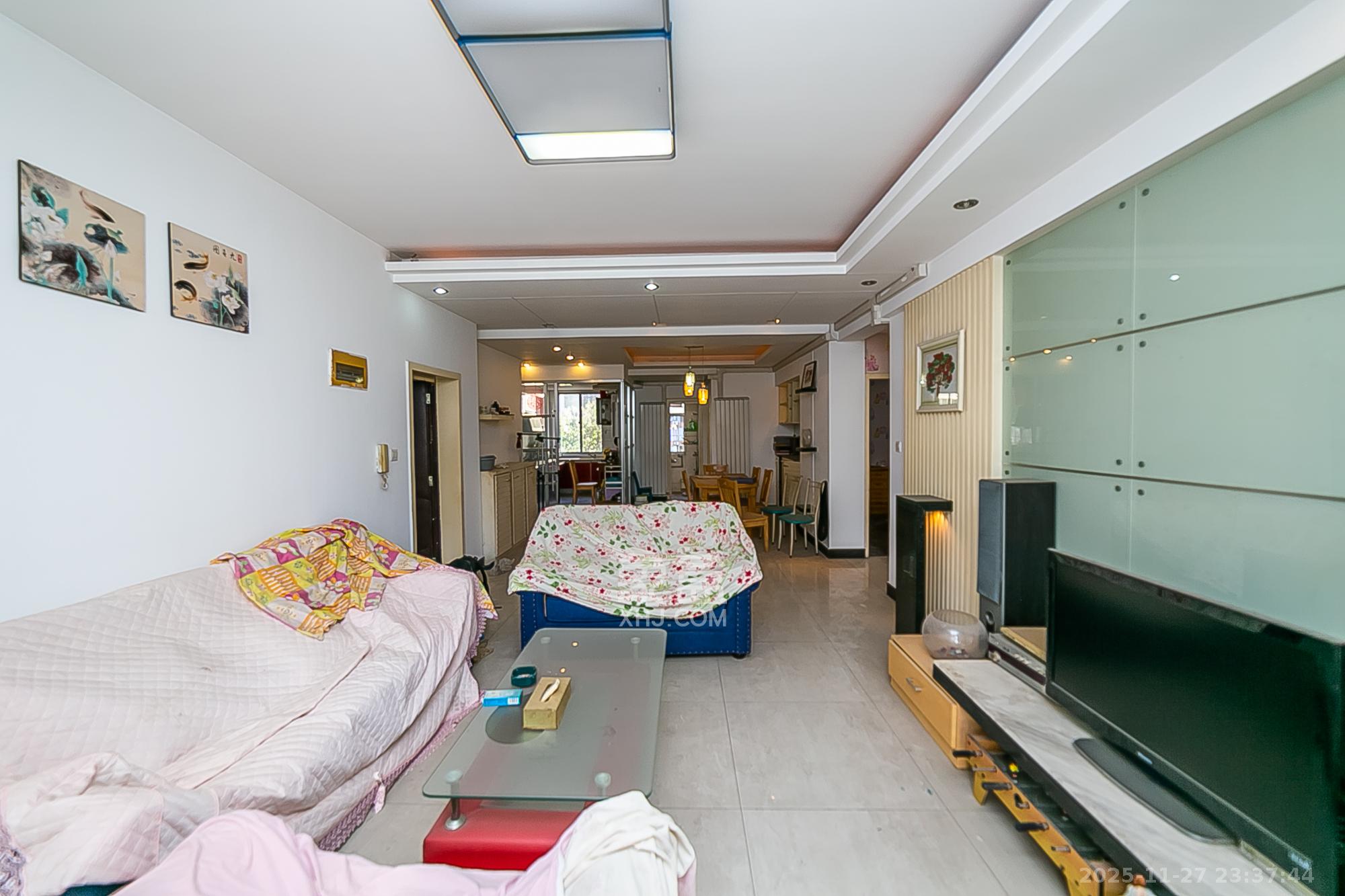 华银园  3室2厅2卫    100.0万客厅