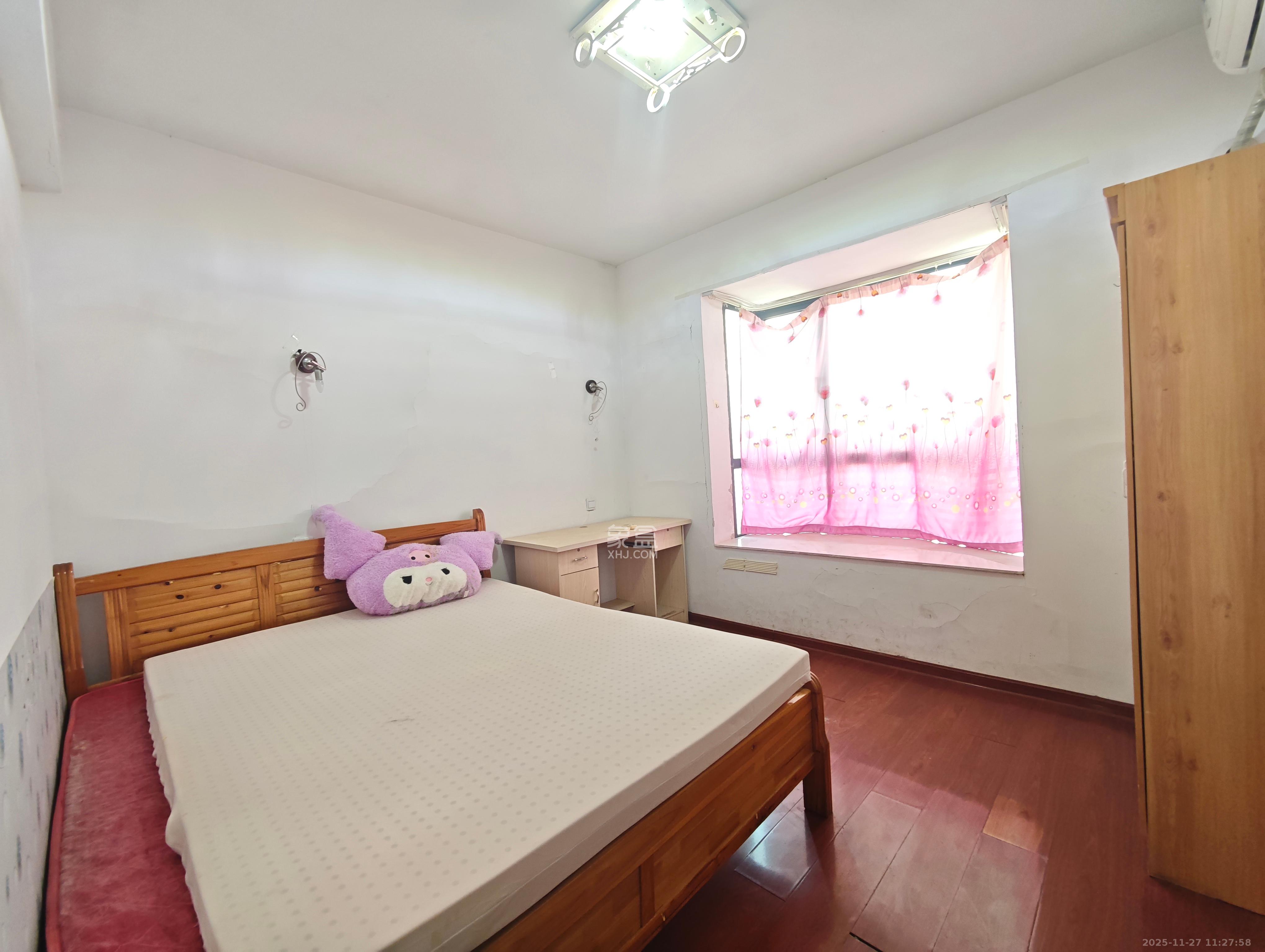 地华梅溪湖畔  3室2厅2卫    2200.0元/月室内图