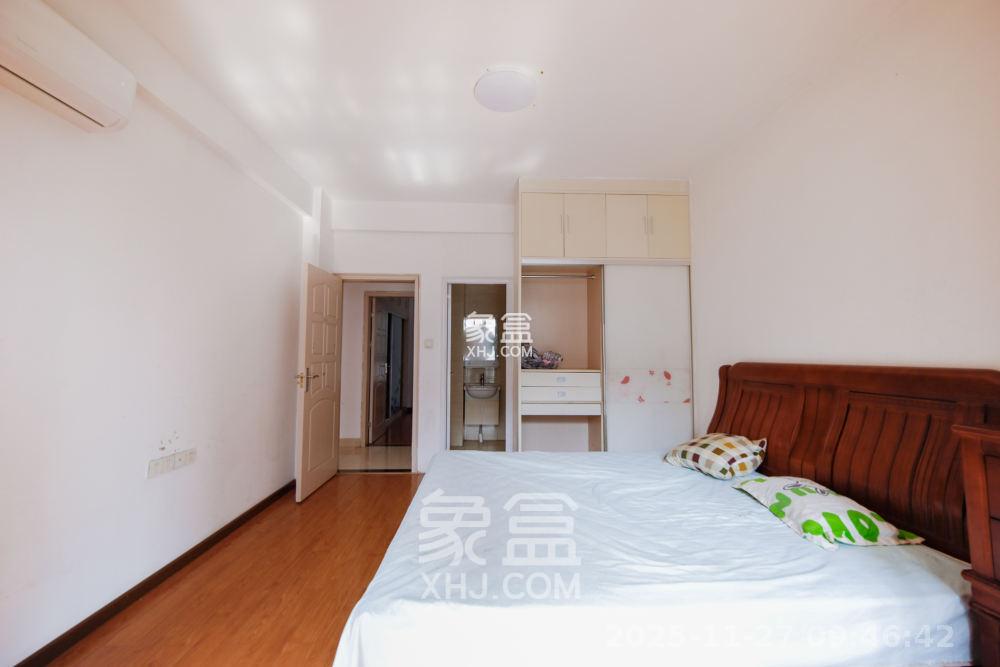 瑞都华庭(华庭美苑) 3室2厅2卫 2100.0元/月 瑞都华庭(华庭美苑) 3室2厅2卫 2100.0元/月室内图