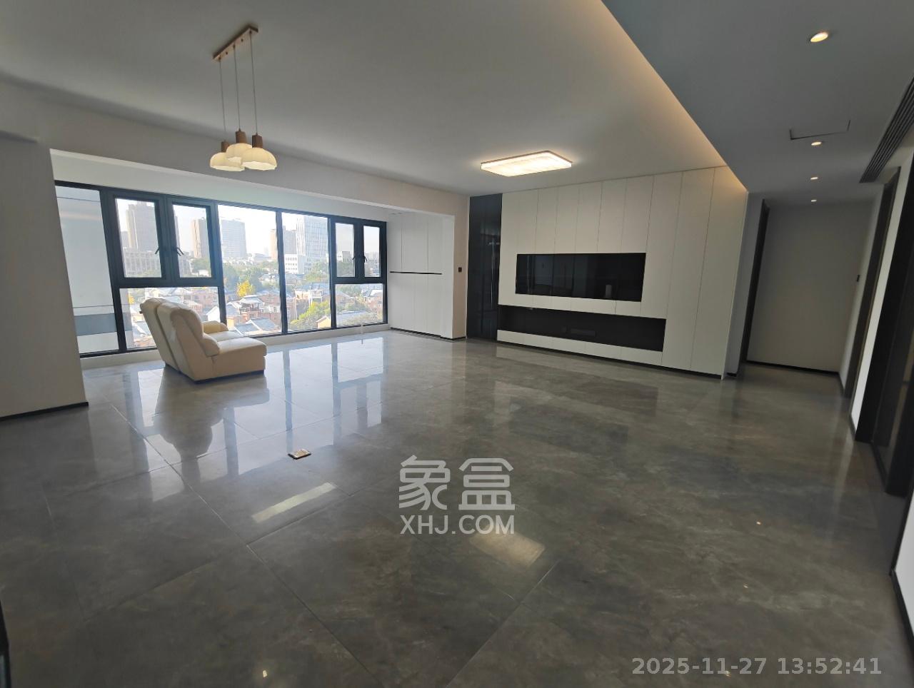 轨道万科悦府  4室2厅2卫    4000.0元/月室内图