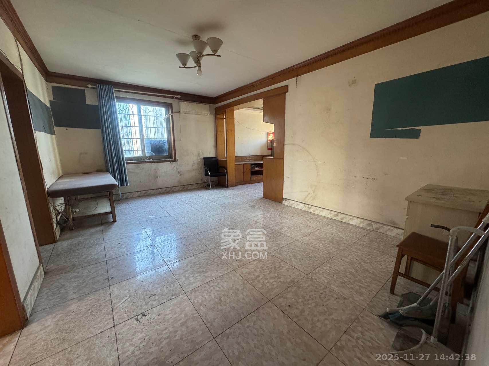 长沙市自来水有限公司金盆岭住宅区(赤岭路4号) 2室2厅1卫 1300.0元/月 长沙市自来水有限公司金盆岭住宅区(赤岭路4号) 2室2厅1卫 1300.0元/月室内图