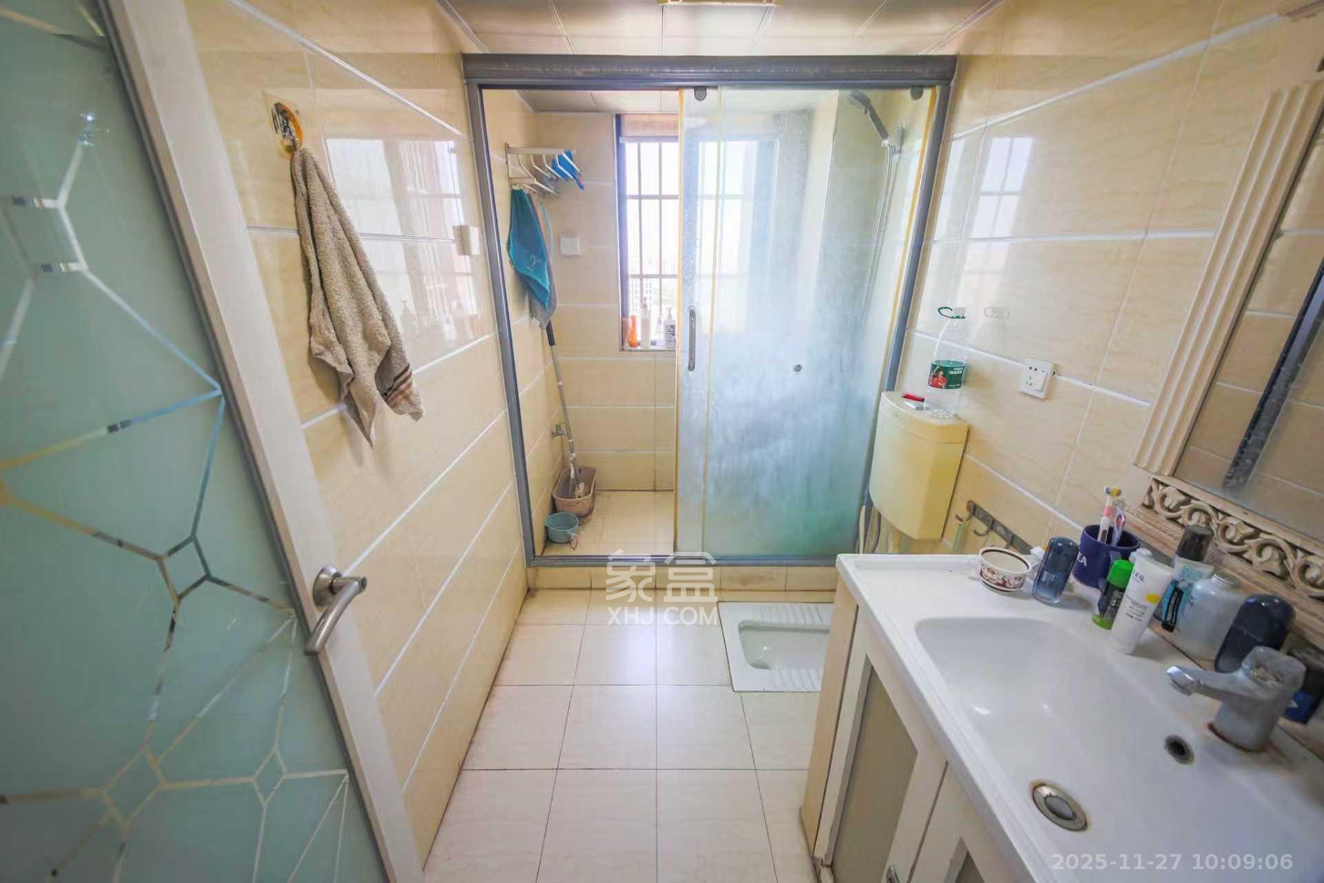 上海城小区 4室2厅2卫 2400.0元/月 上海城小区 4室2厅2卫 2400.0元/月室内图