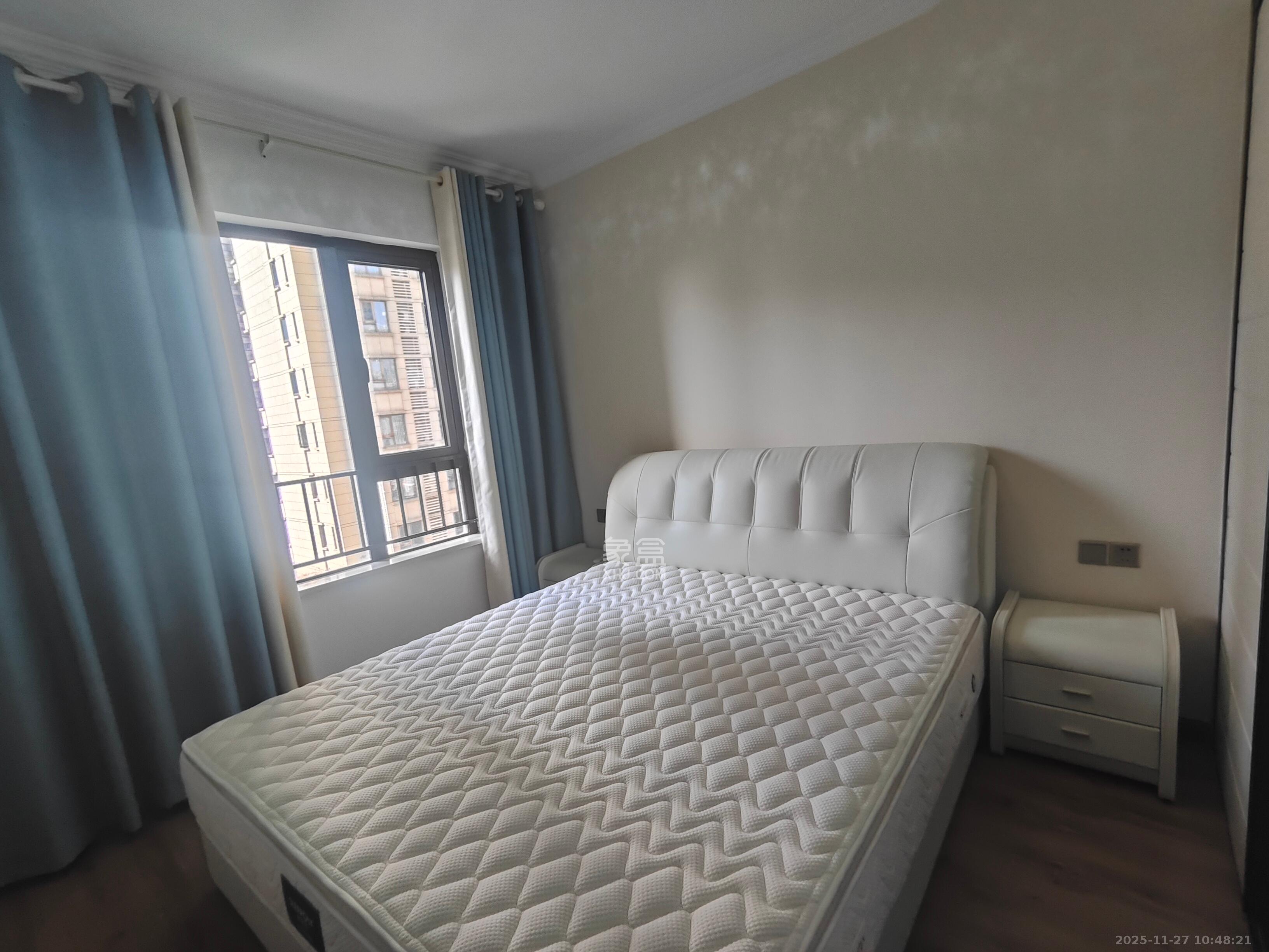 卓越浅水湾  3室2厅1卫    2300.0元/月室内图