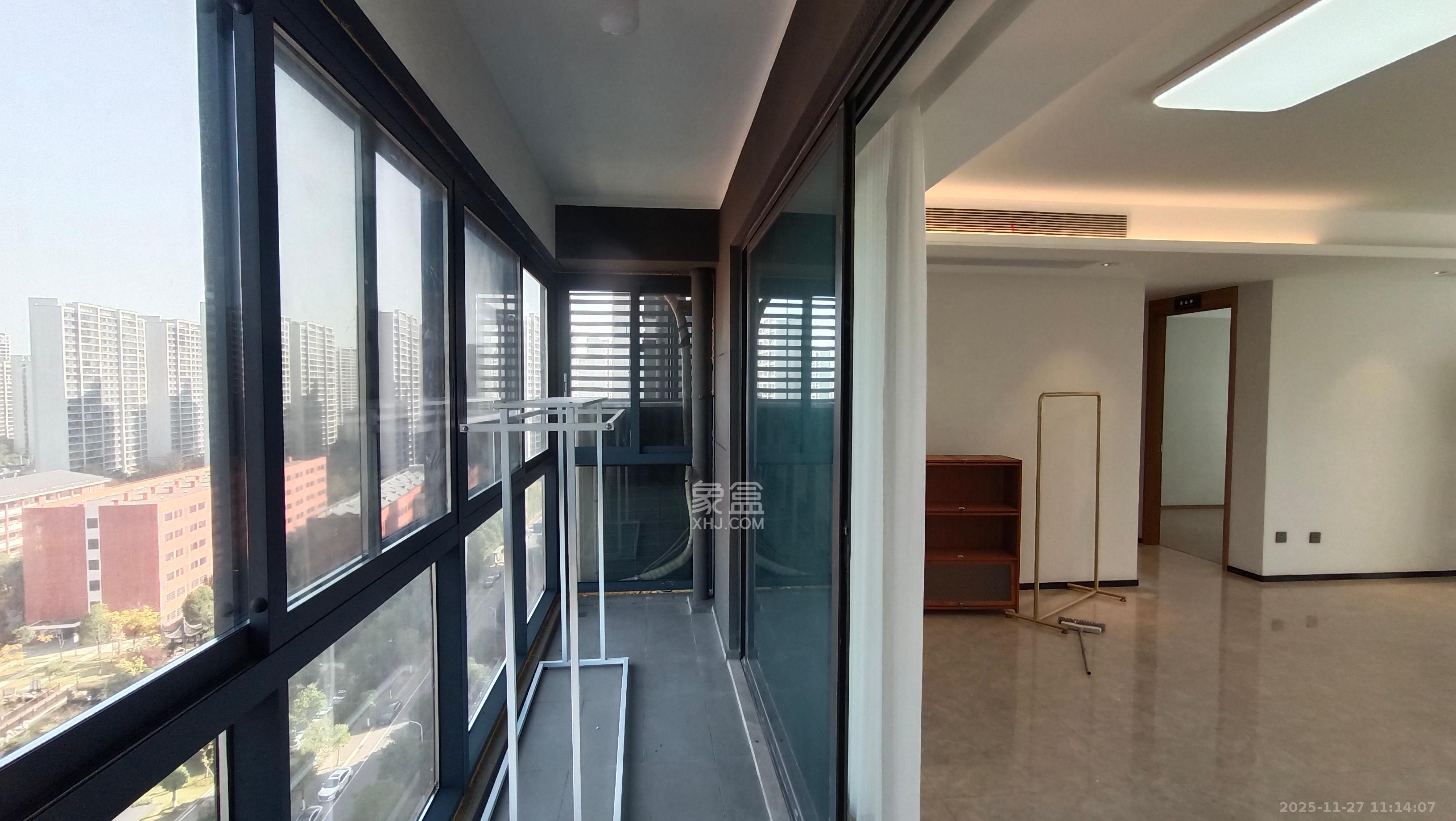 华润凯旋门二期  4室2厅2卫    5000.0元/月室内图