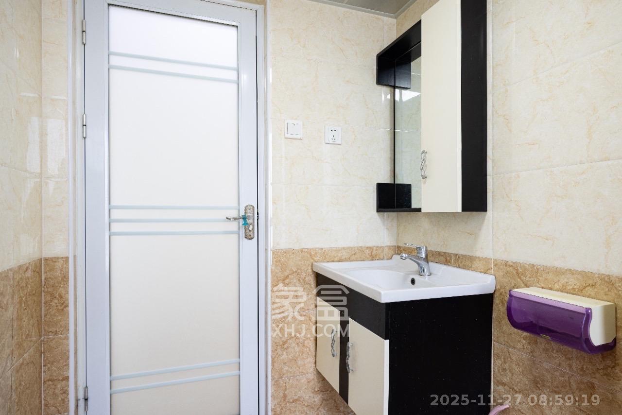 达美D6区  3室2厅1卫    3300.0元/月室内图