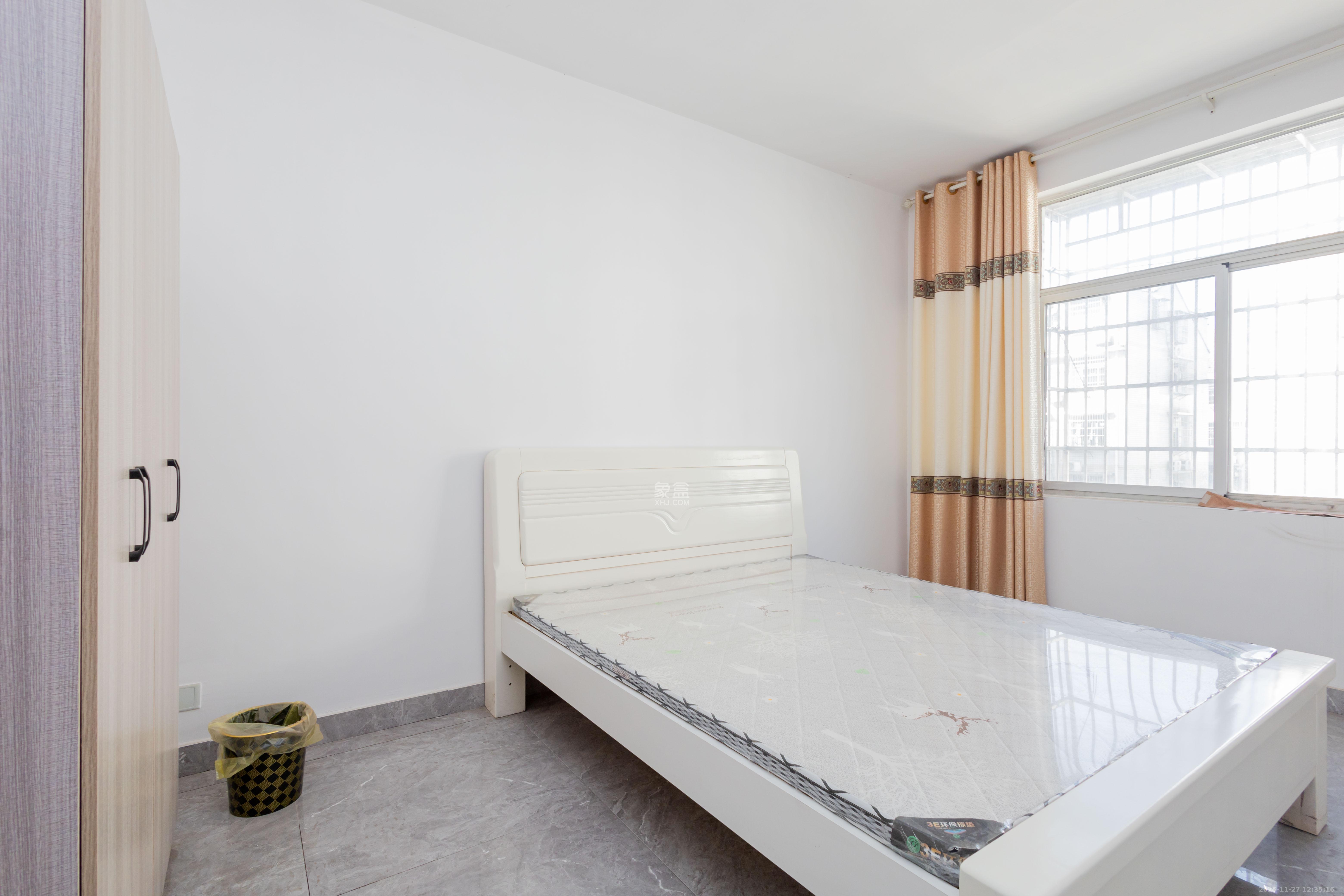 泉塘小区  3室2厅2卫    55.0万卧室