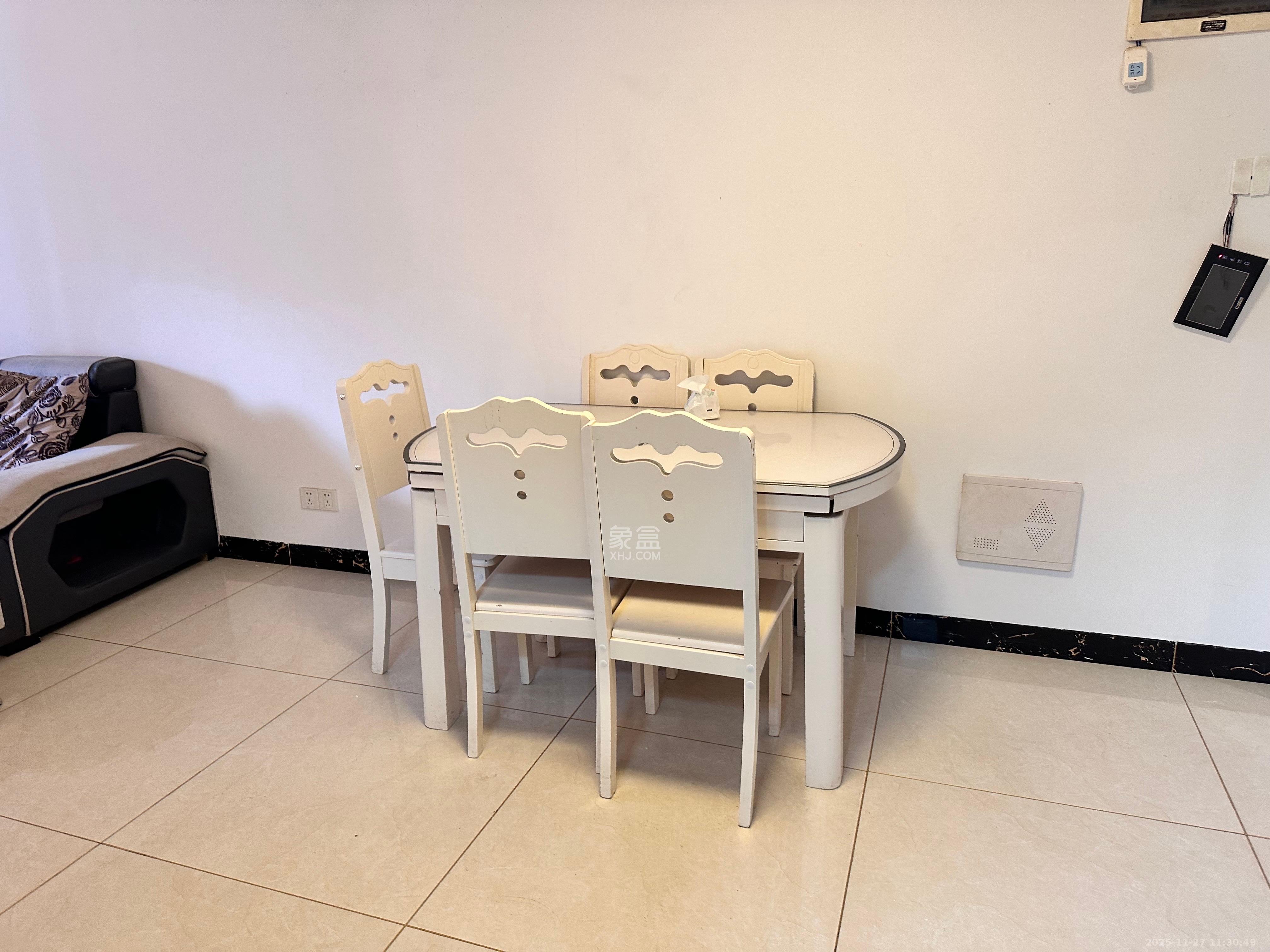 家和院  4室2厅2卫    2200.0元/月室内图