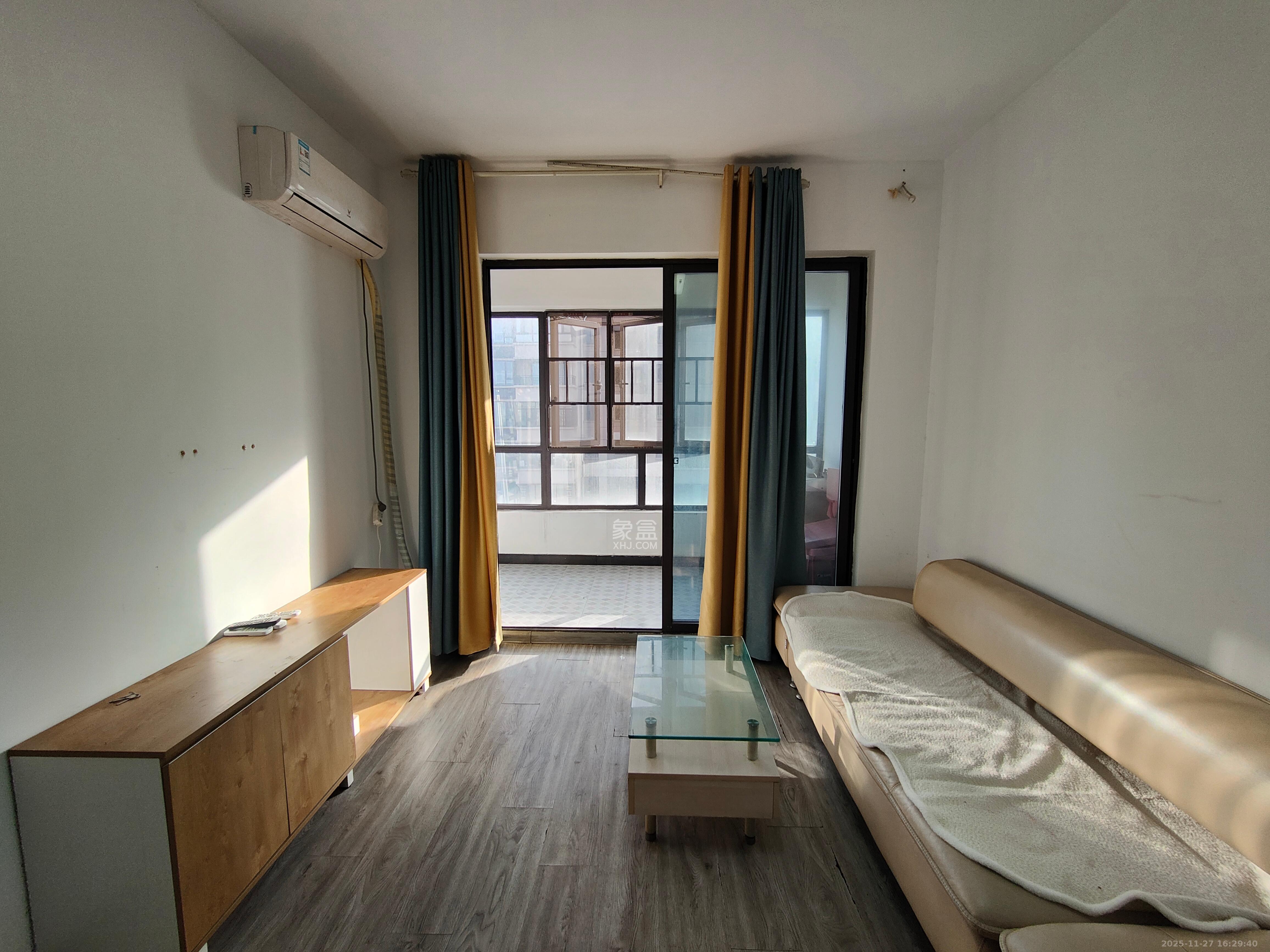 新新花园 2室2厅1卫 2000.0元/月 新新花园 2室2厅1卫 2000.0元/月室内图