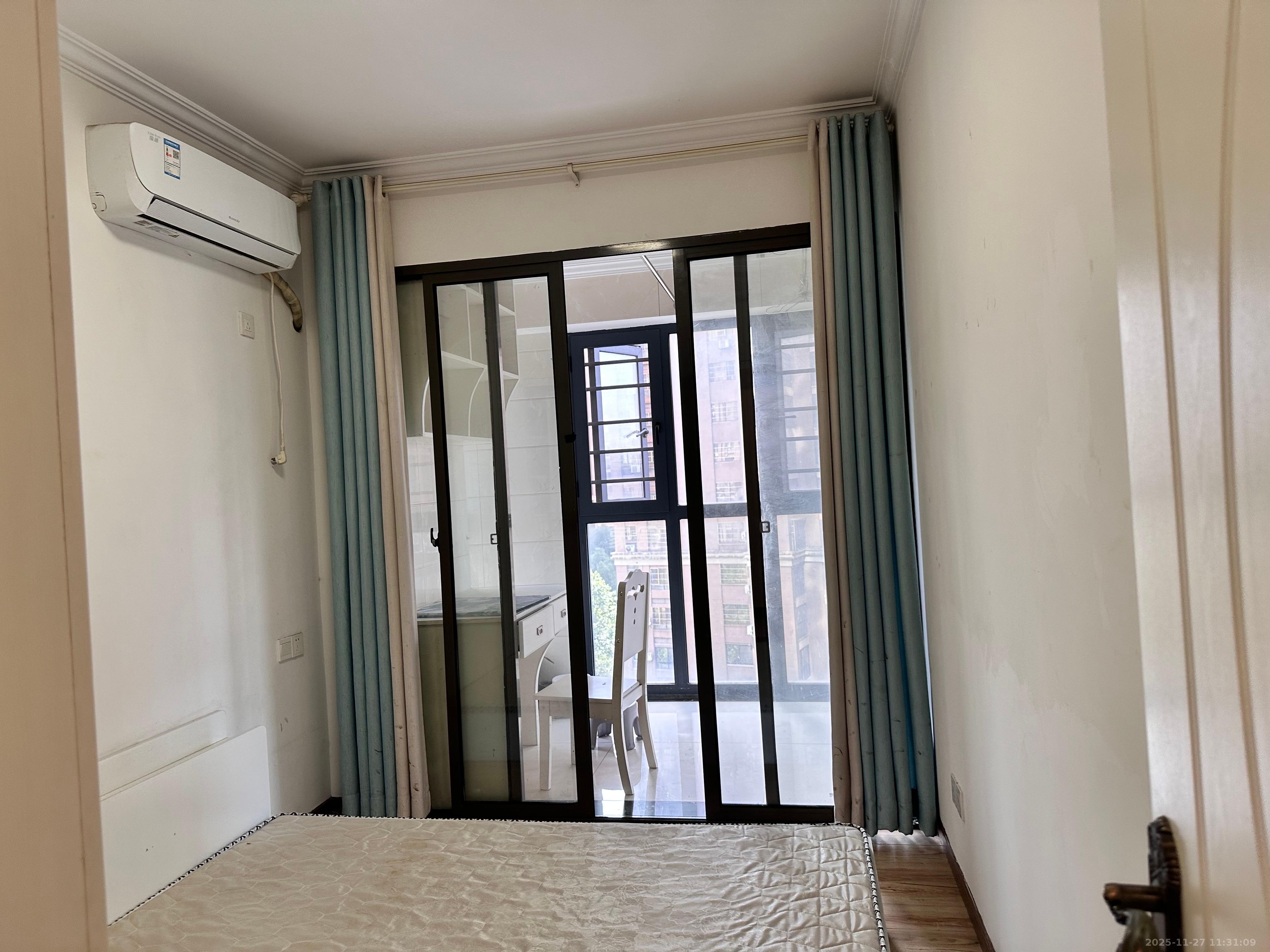 家和院  4室2厅2卫    2200.0元/月室内图