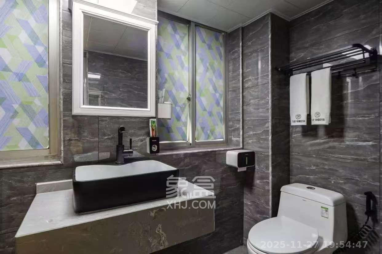 景江东方  3室2厅2卫    3800.0元/月