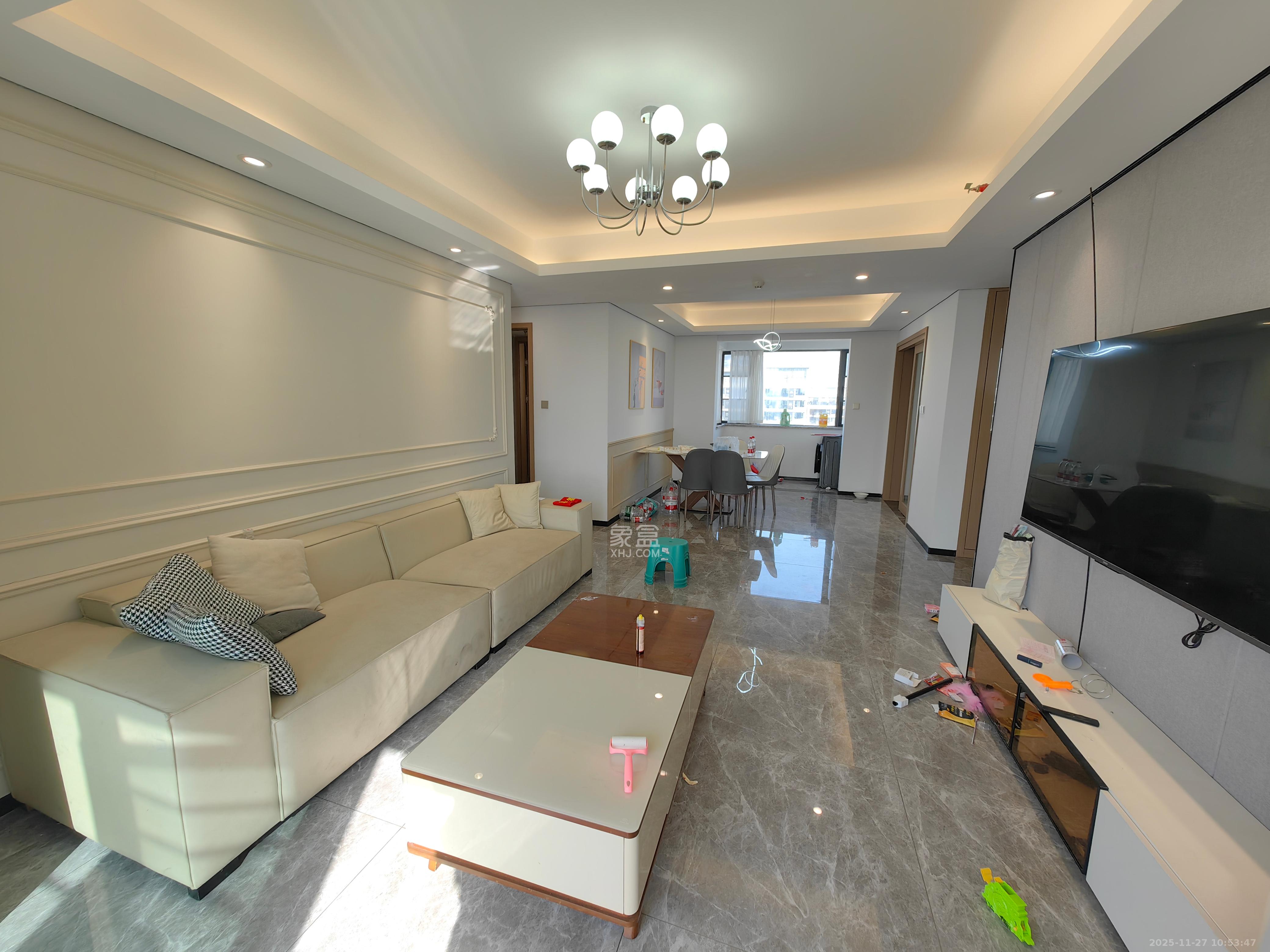 中国铁建湘语梅溪 4室2厅2卫 3500.0元/月 中国铁建湘语梅溪 4室2厅2卫 3500.0元/月室内图